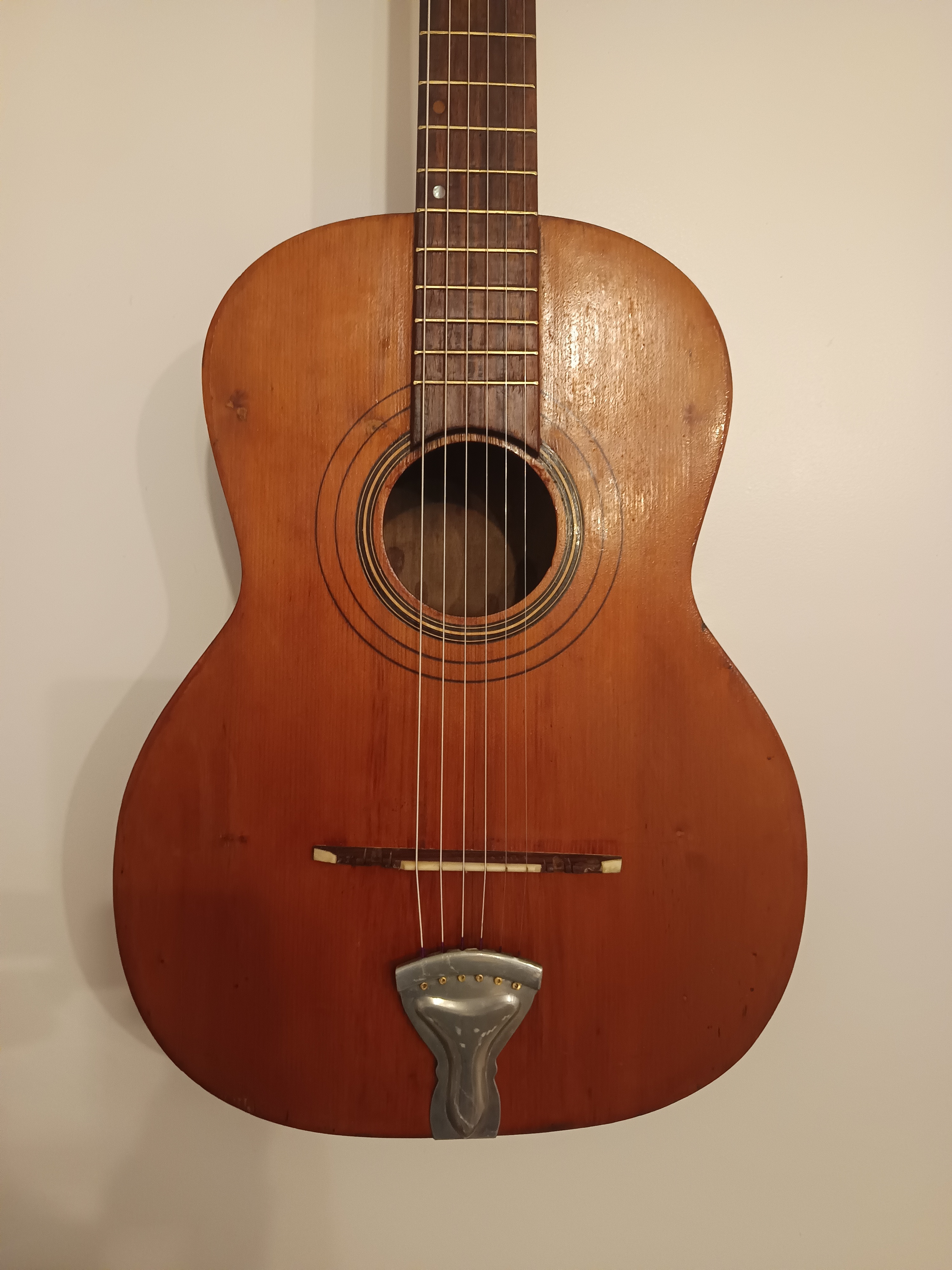 Guitare manouche lutherie italienne de la région de Bari 1940-1950