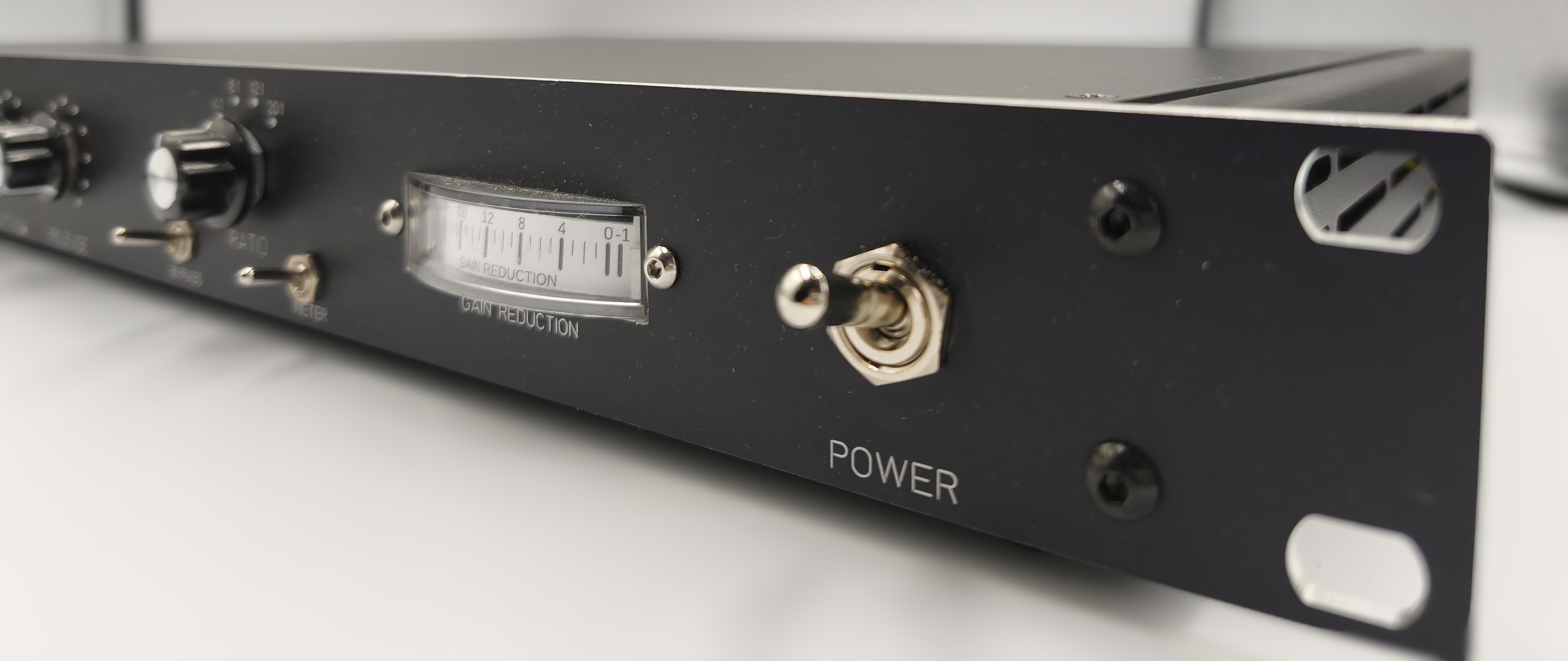 FET Grinder - 2025 - Angle right view