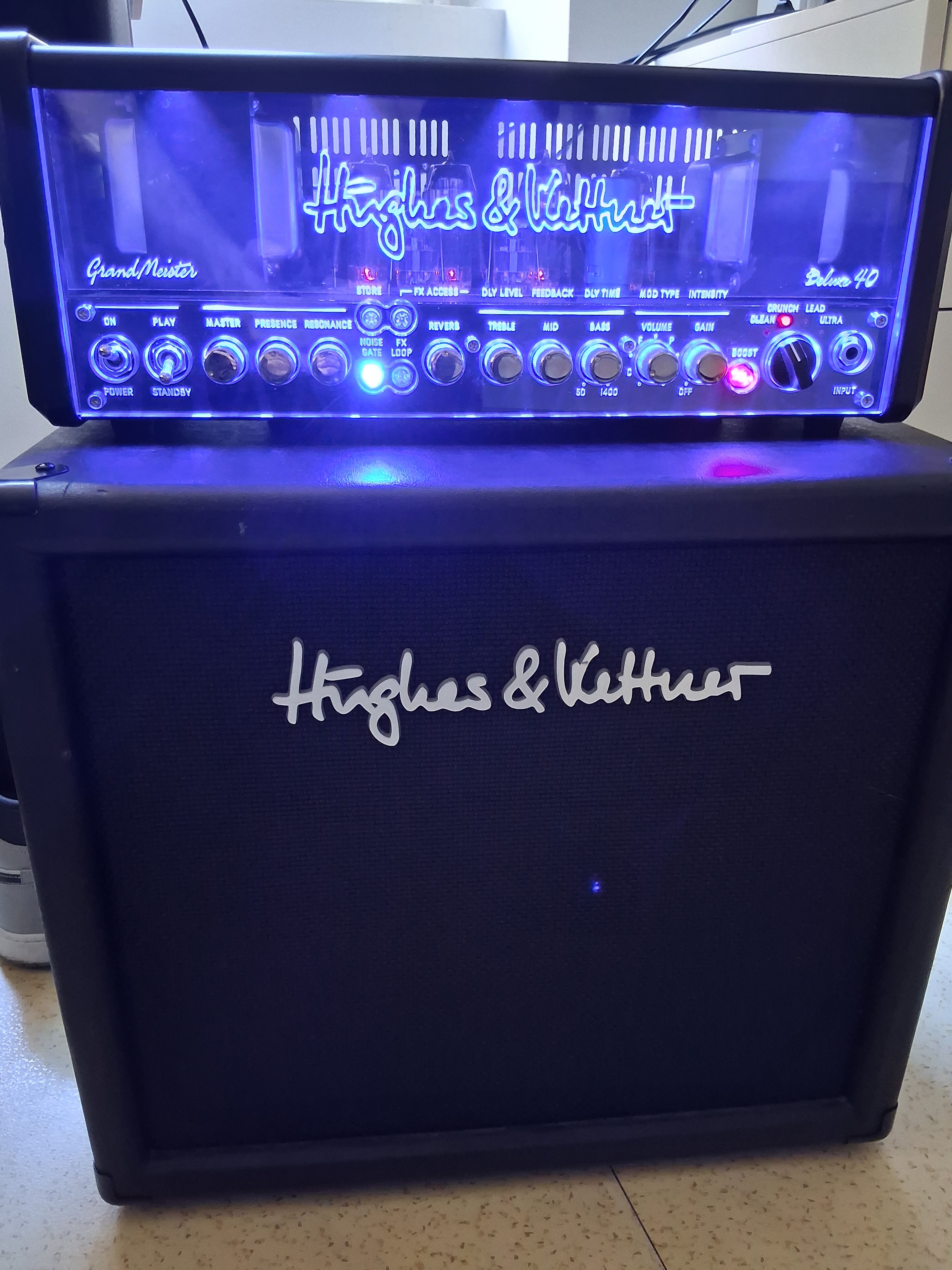 Tête d'ampli à lampes Hughes & Kettner GrandMeister Deluxe 40+Baffle TubeMeister 112 Box