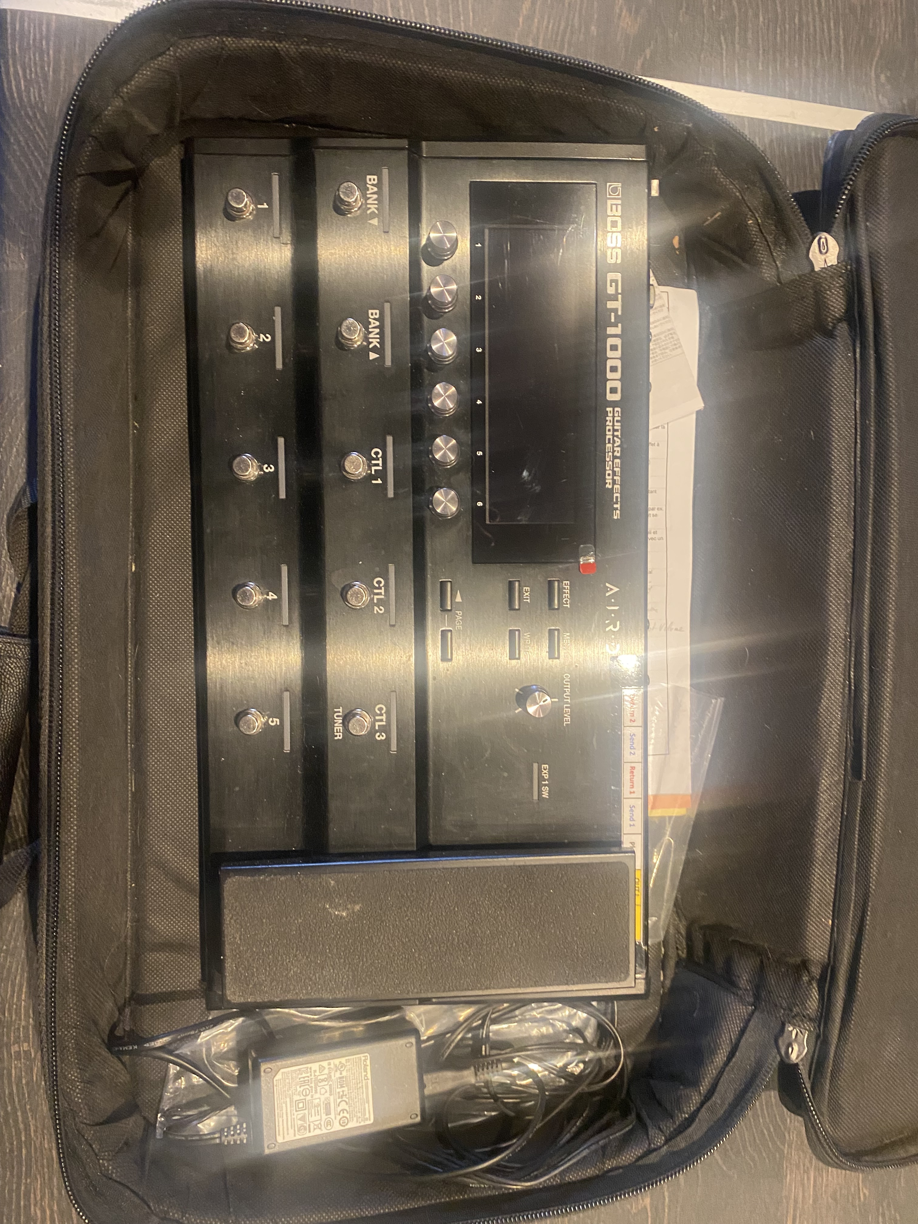 Vend pédalier boss GT1000