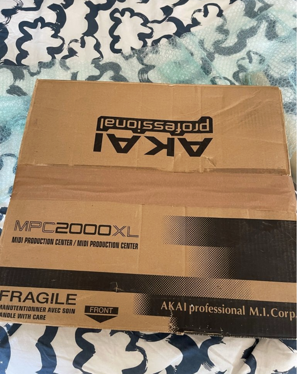 Akai Professional MPC2000XL (1875)