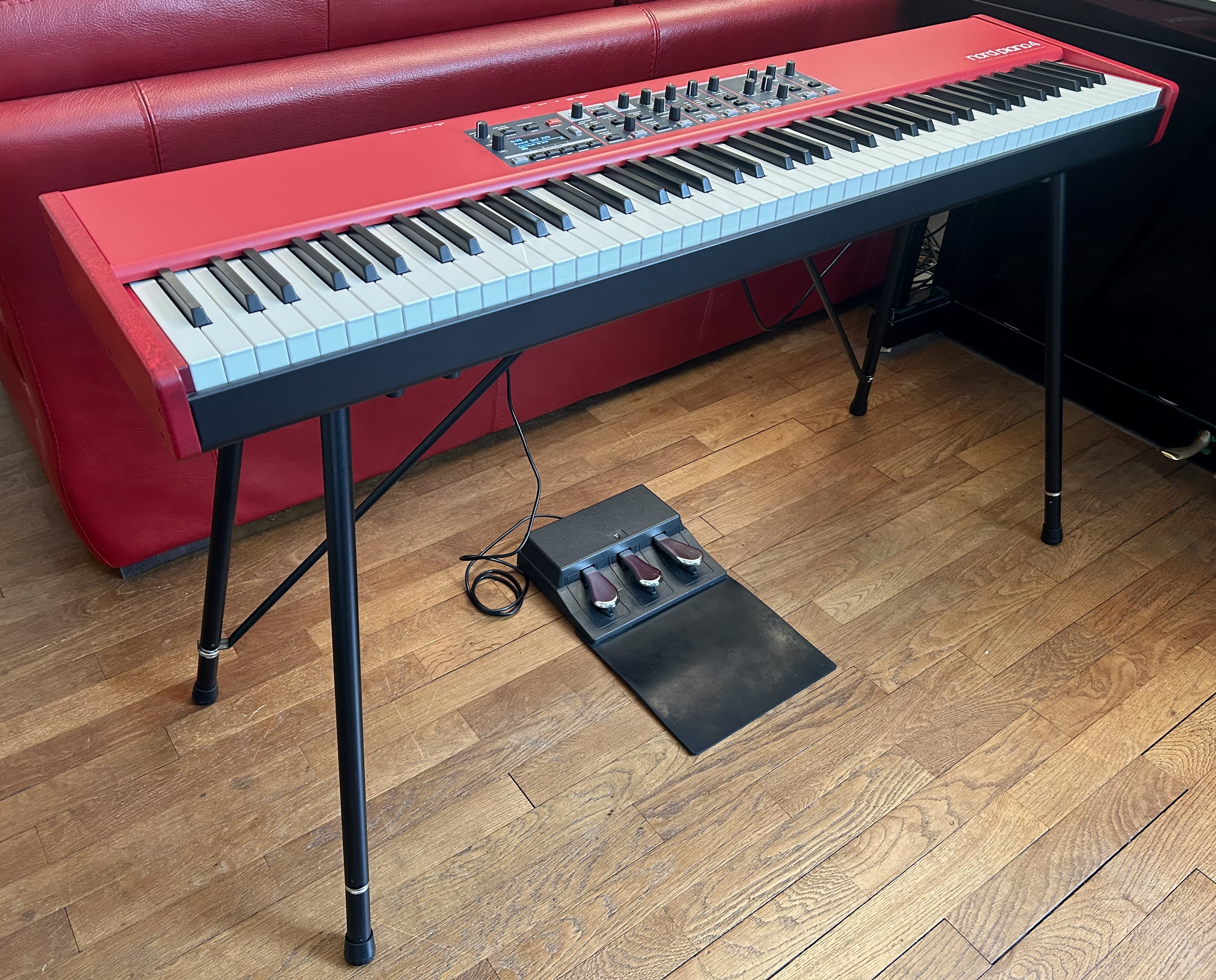 Nord Piano 4 + stand Nord + housse Nord