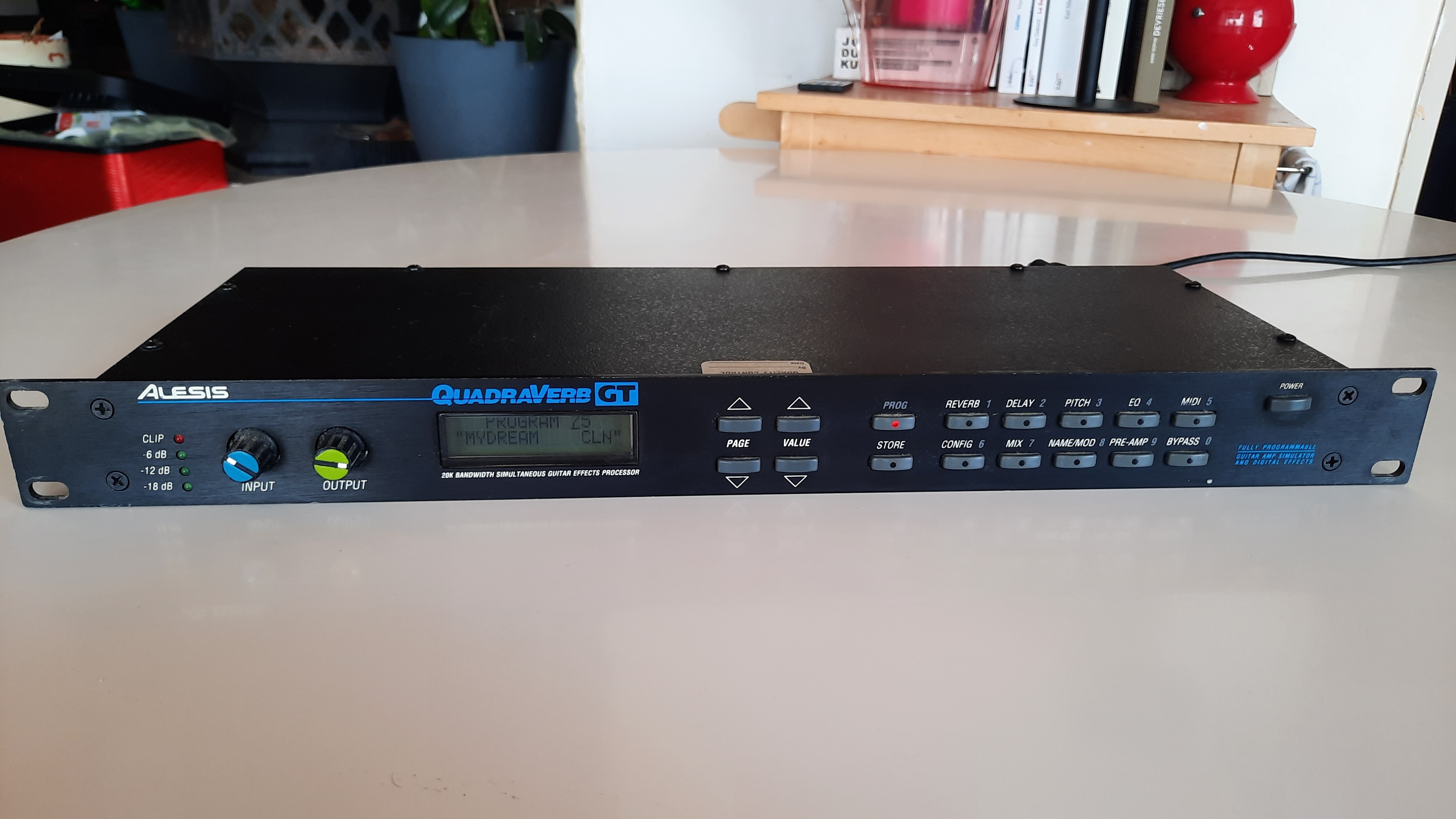 Vends quadraverb GT Alesis.