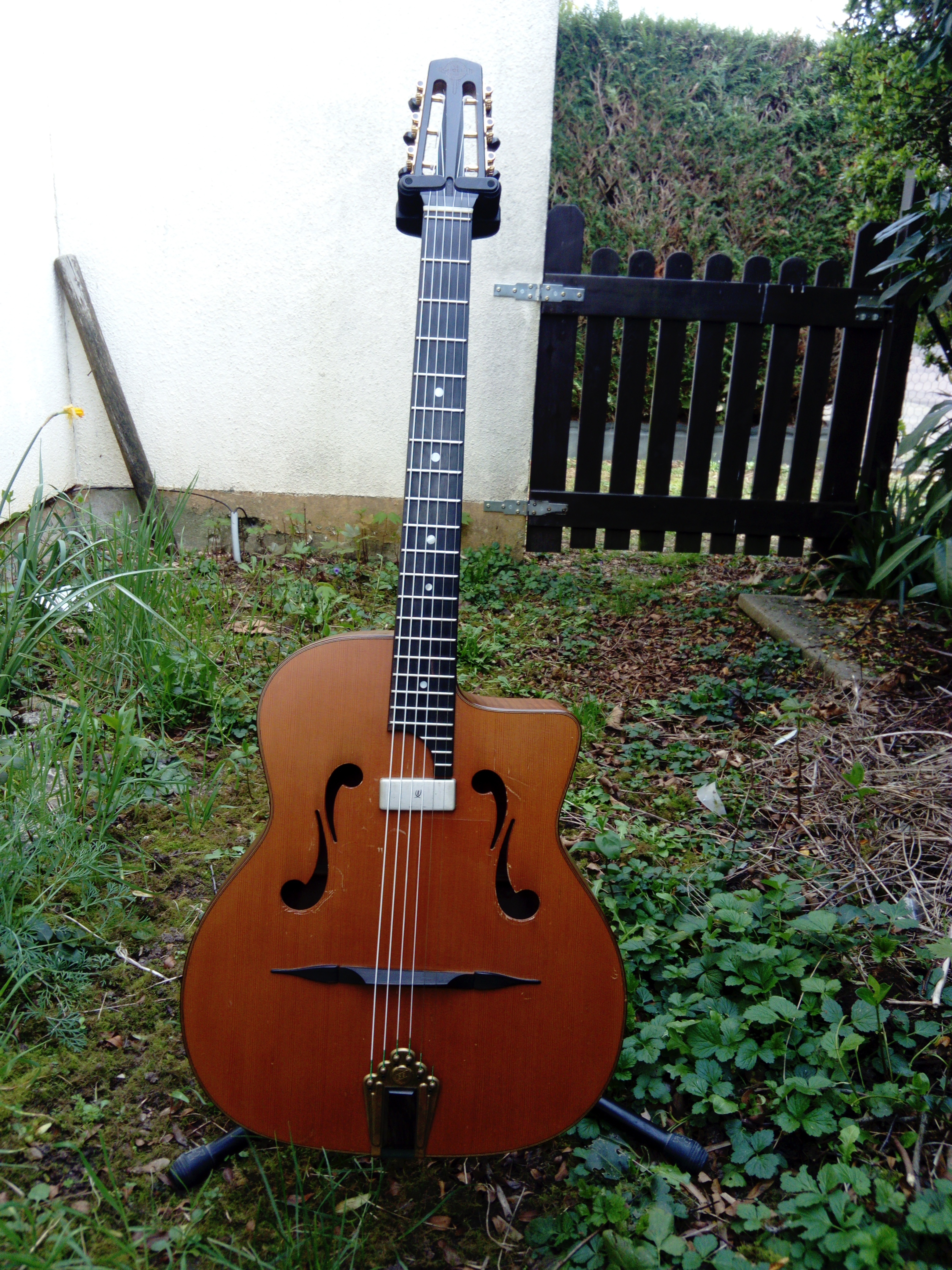 Vends guitare manouche chorus du luthier YL CHOLET