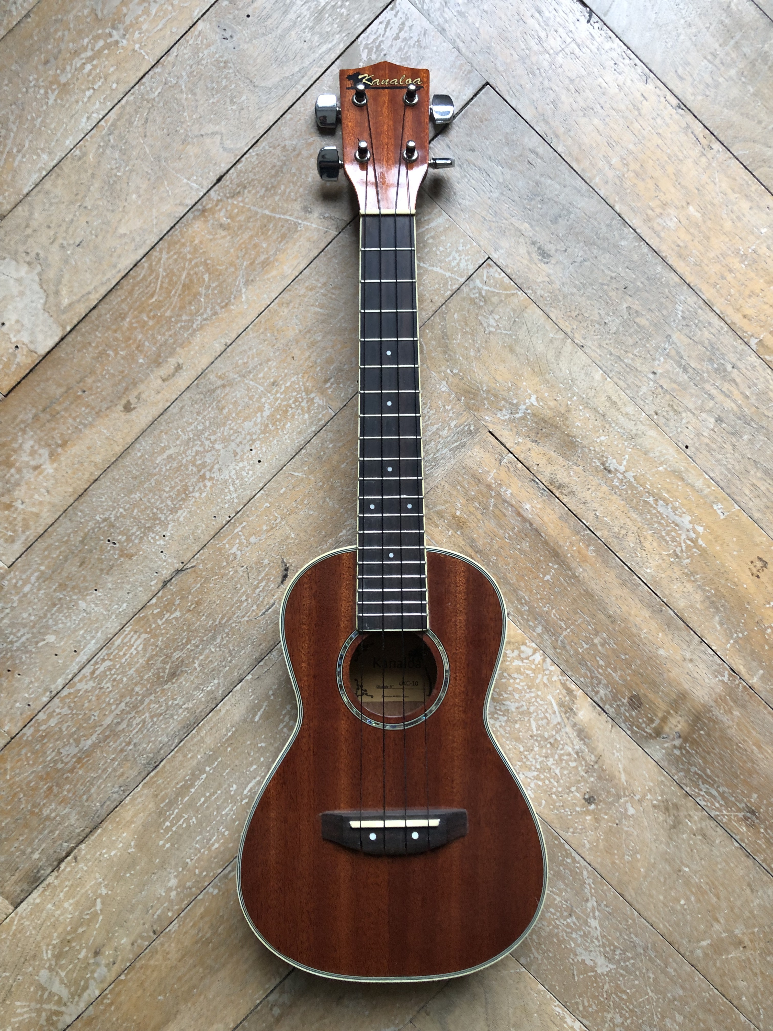 Ukulélé Kanaloa UKC 10