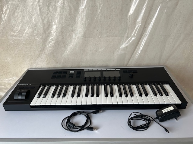 Vends Komplete Kontrol S 49 MK2