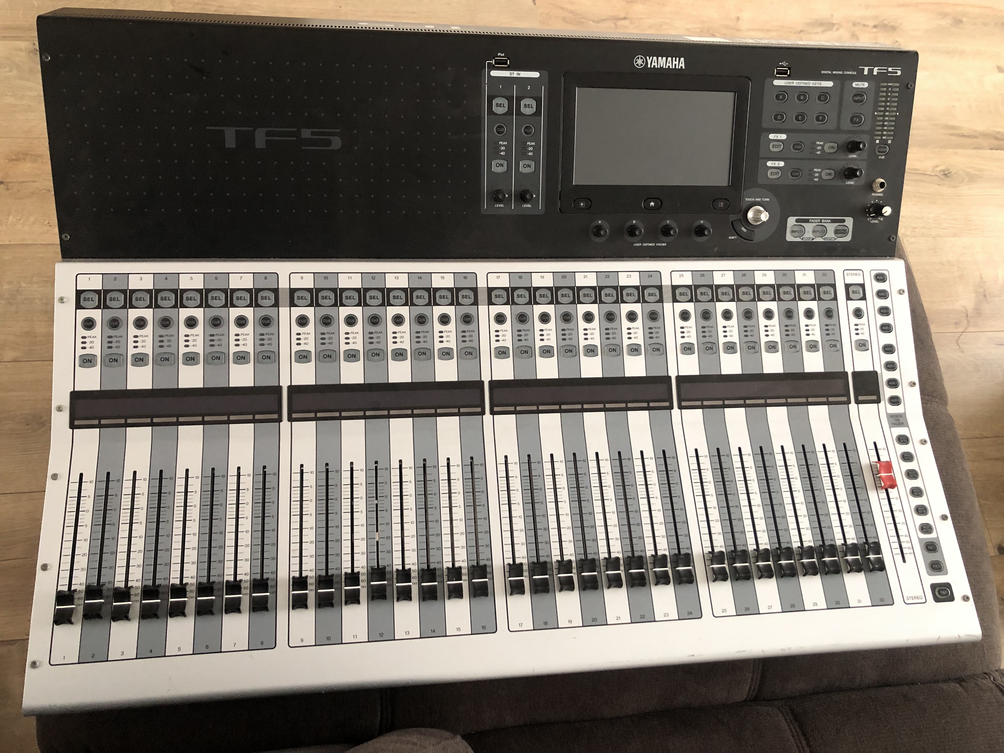 Vends mixage numérique Yamaha TF5 avec carte Dante NY64D