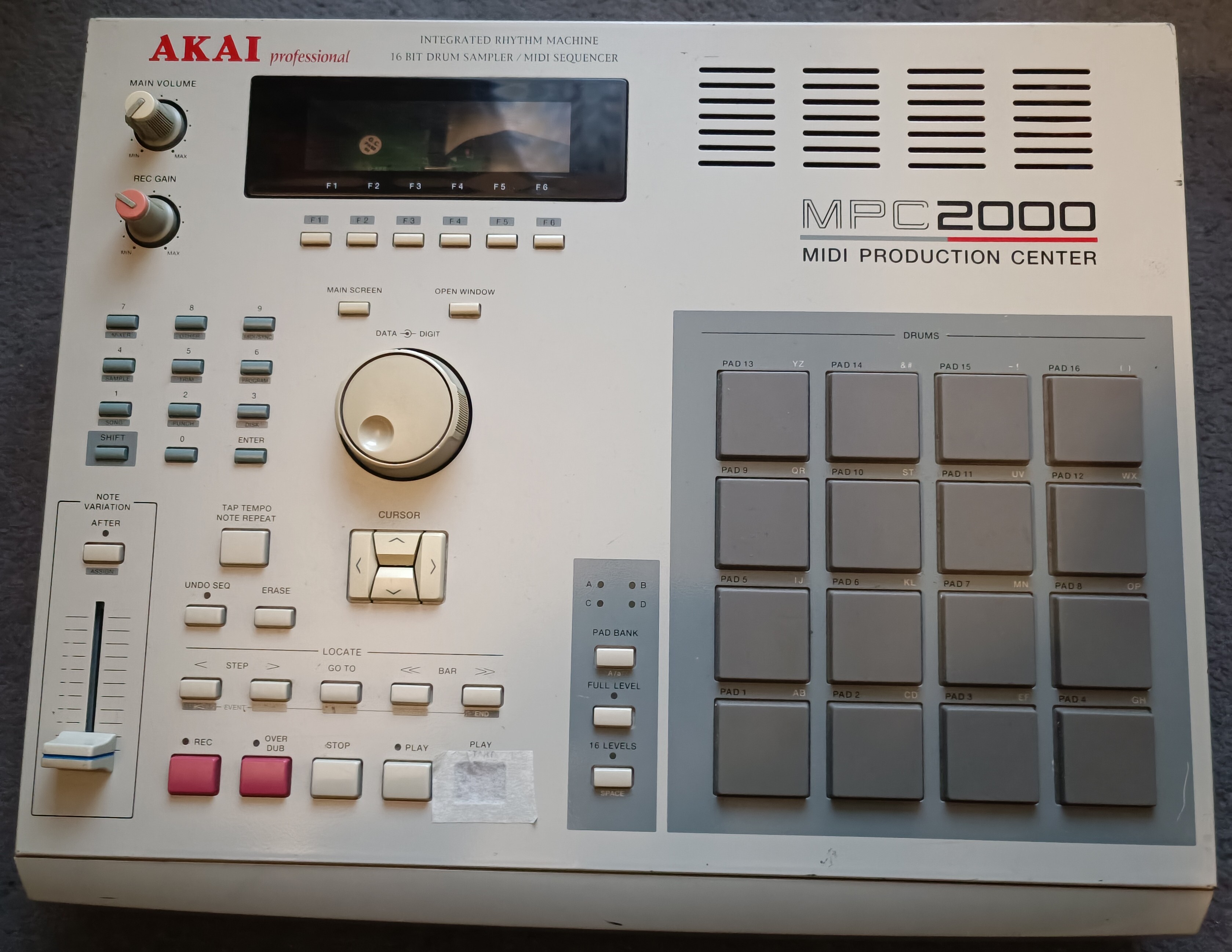 Vends Akai MPC 2000 