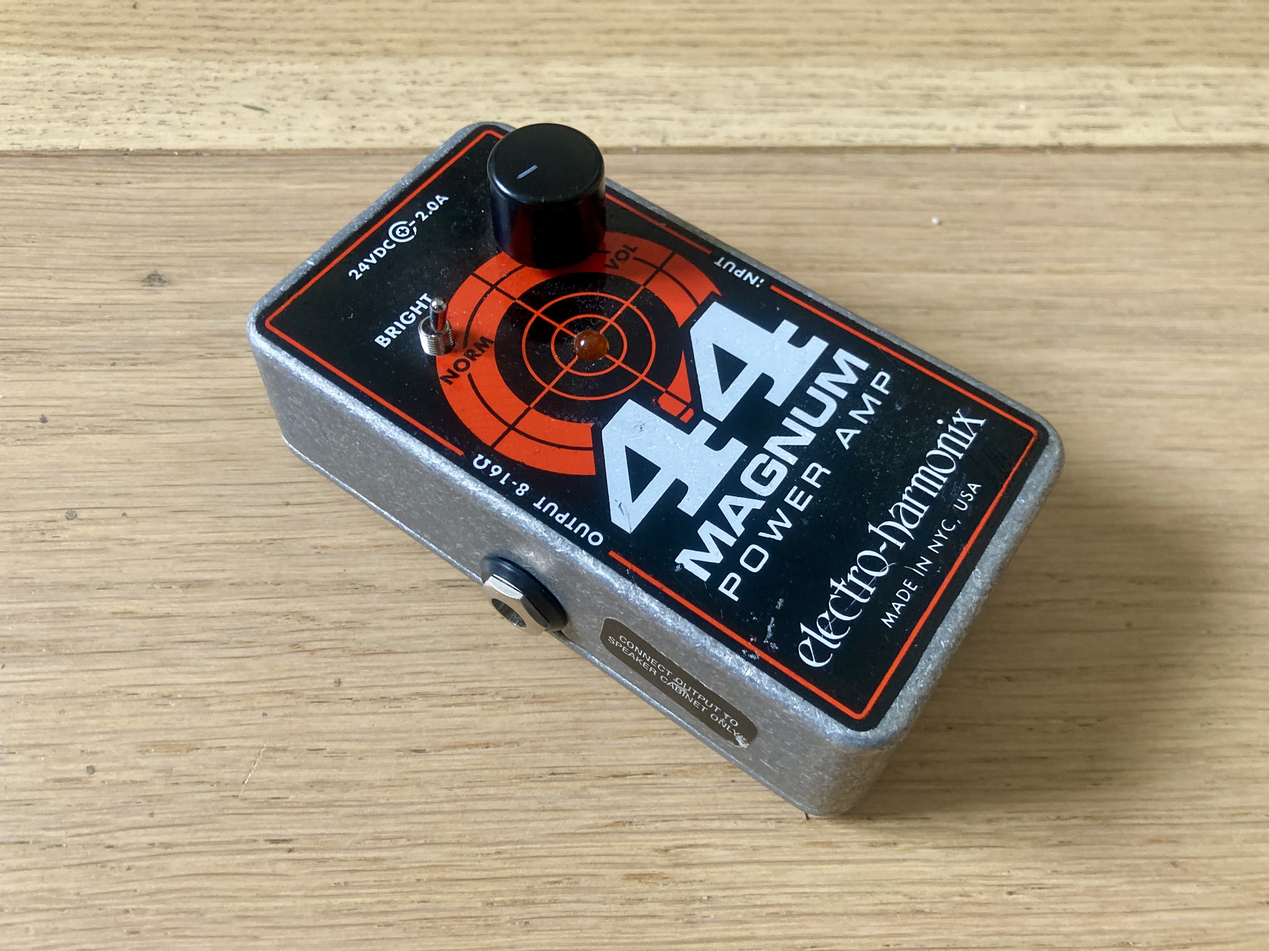 Ampli format pédale Electro Harmonix Magnum 44
