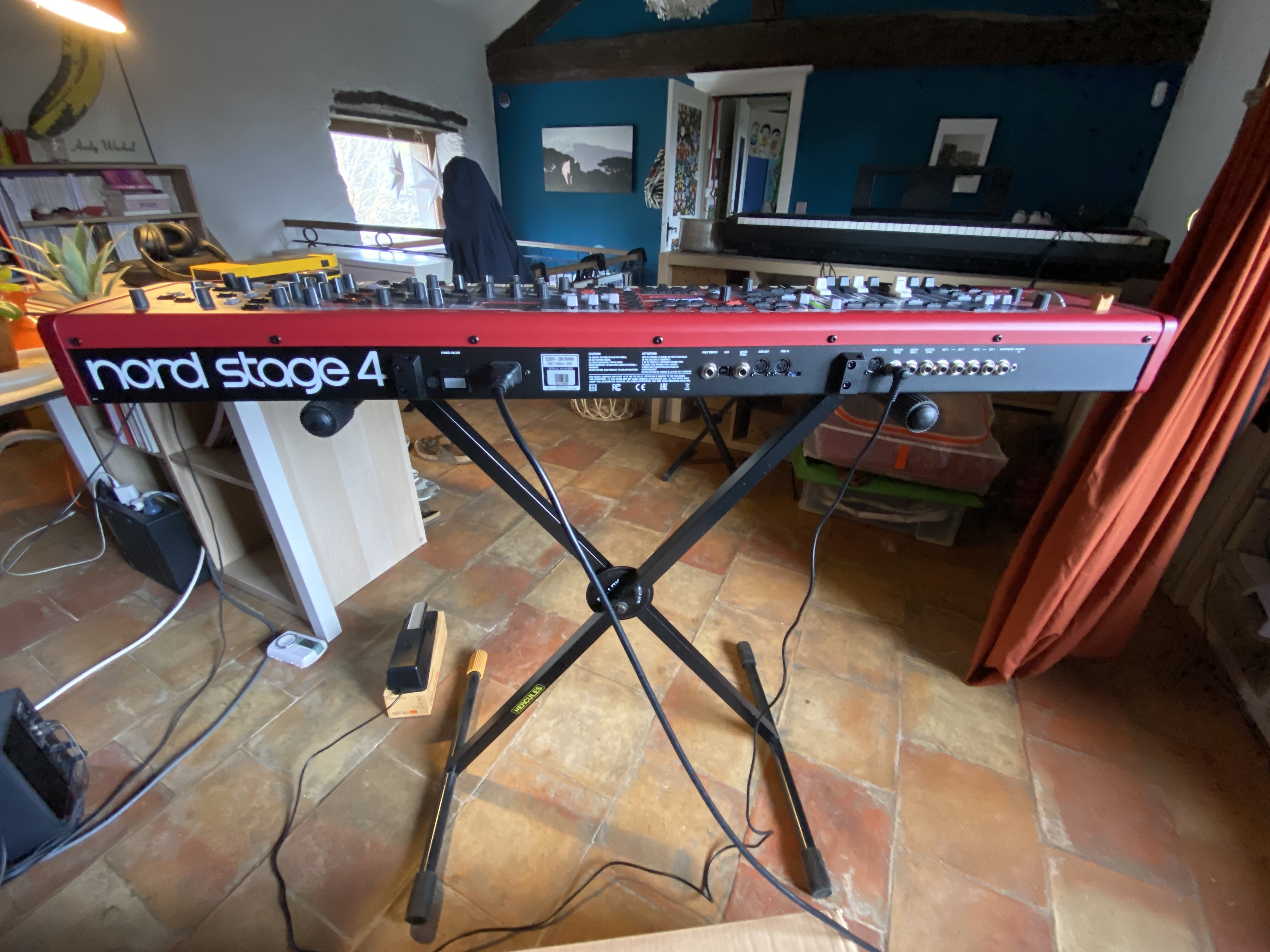 Clavia STAGE  4 COMPACT 73 (4351)