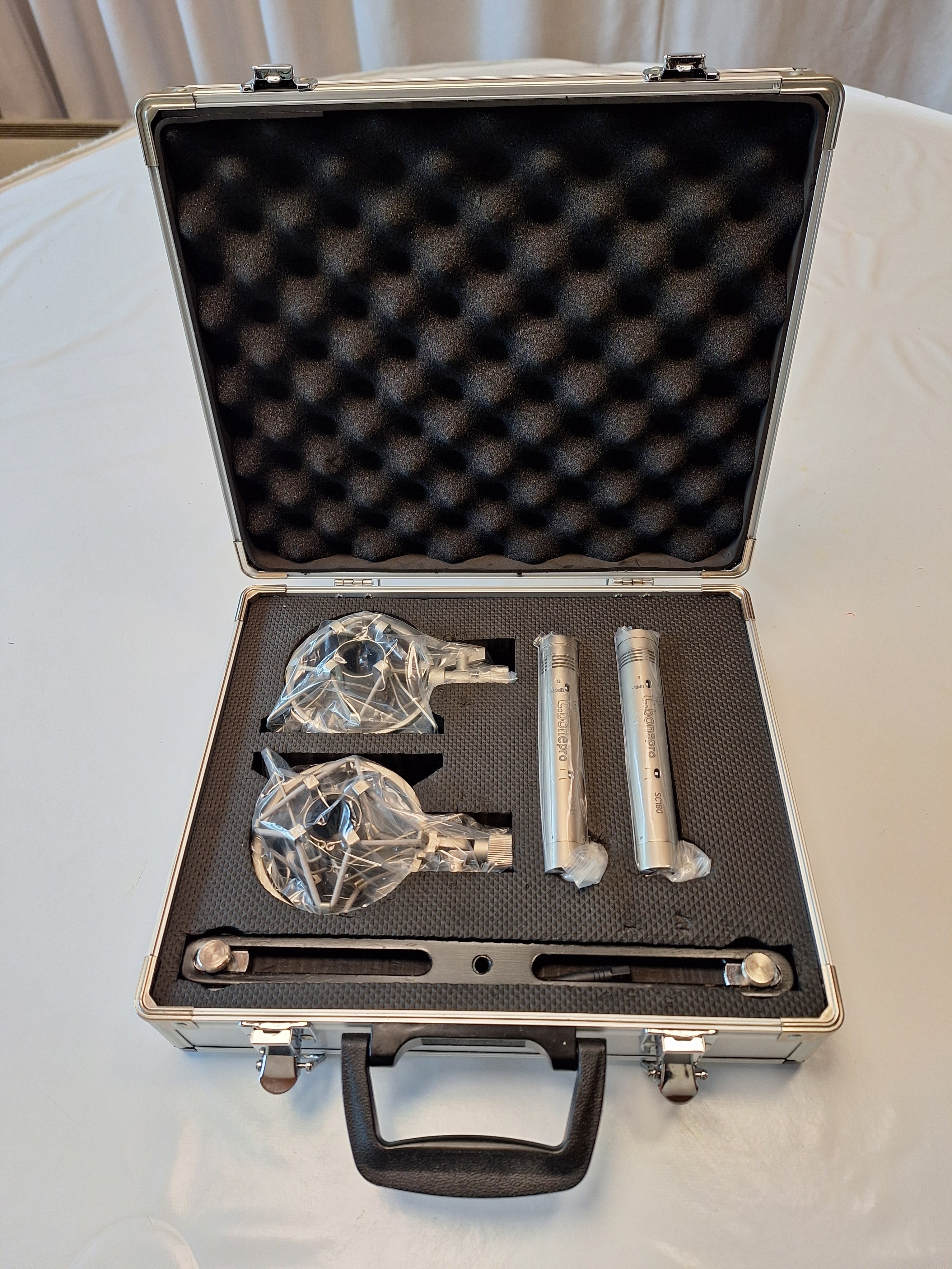  A vendre NEUF (NOS) paire de micros petites membranes T.BONE (FEILO) SC-180 "Stereoset"