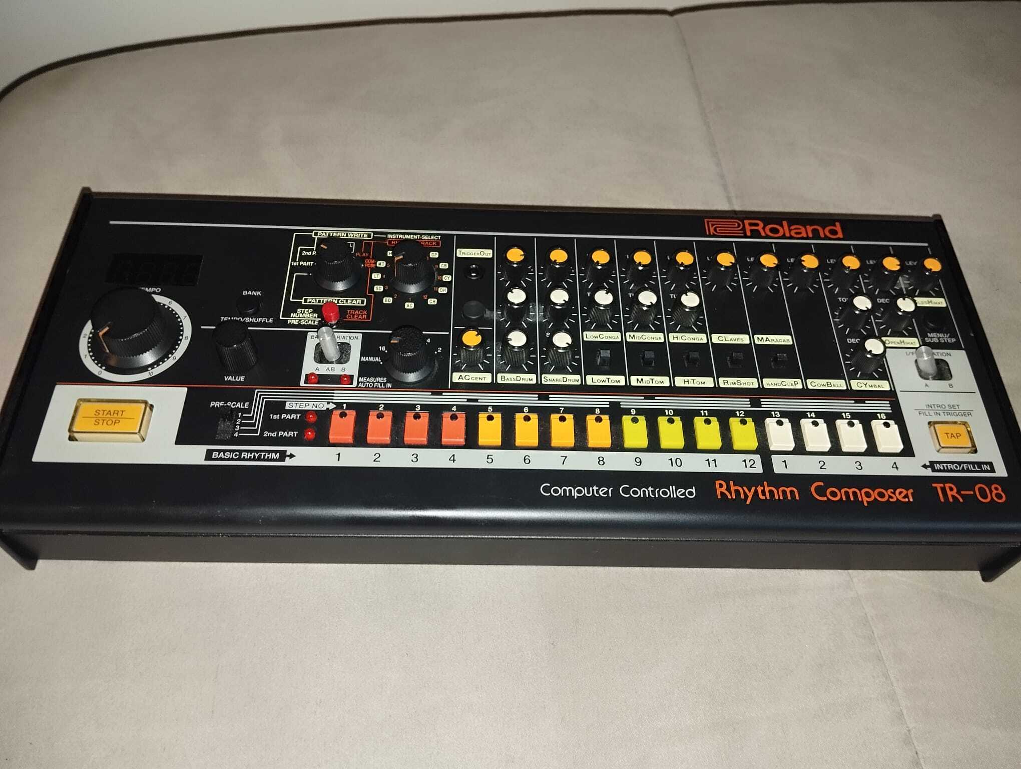 Vends ROLAND TR-08 TBE
