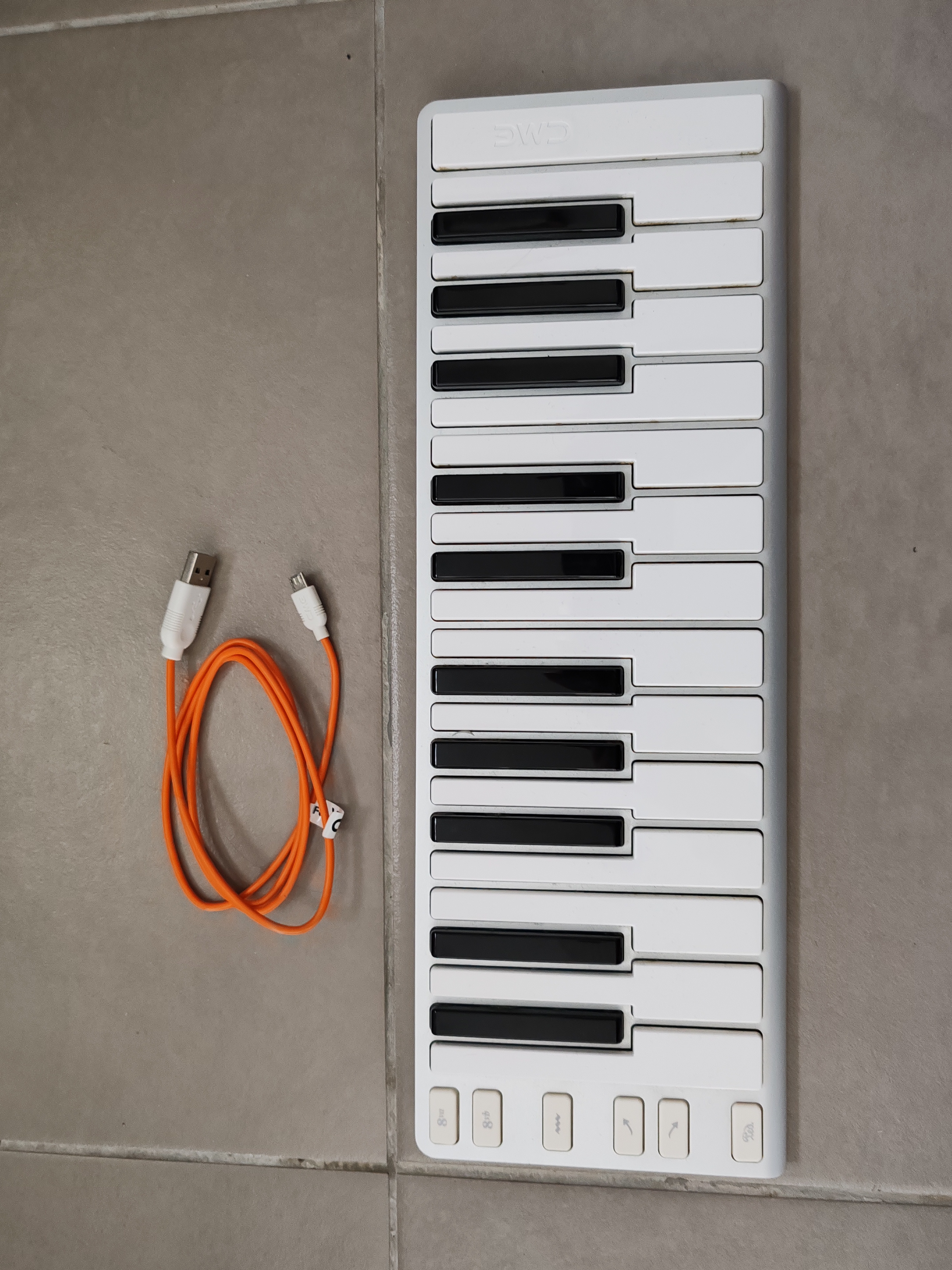 Vends clavier maitre (midi) USB CME XKEY 