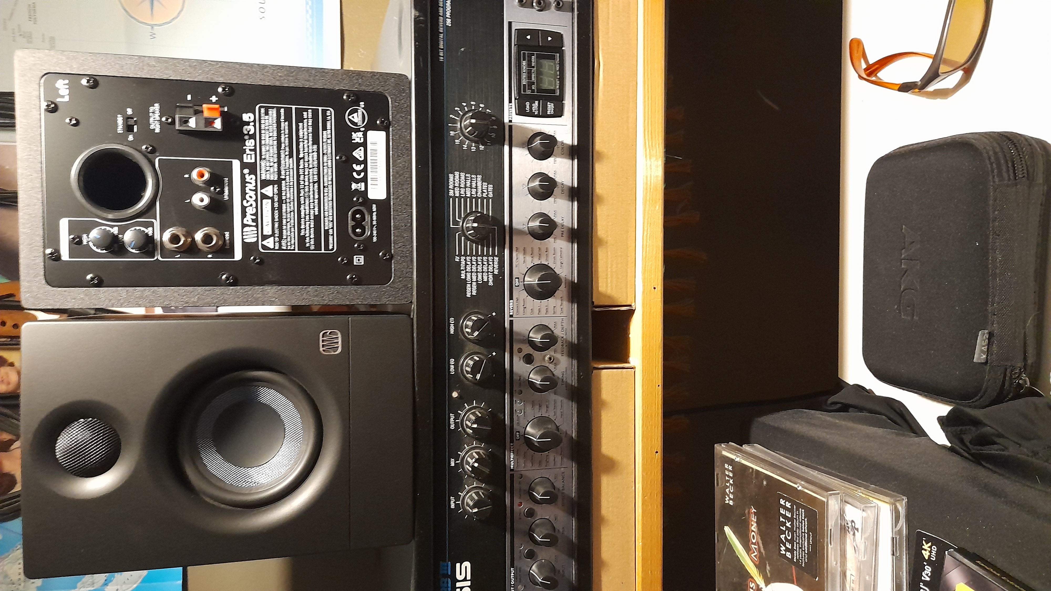 Affaire lot Alesis Microverb 3 + TC electronic M 300 + rack