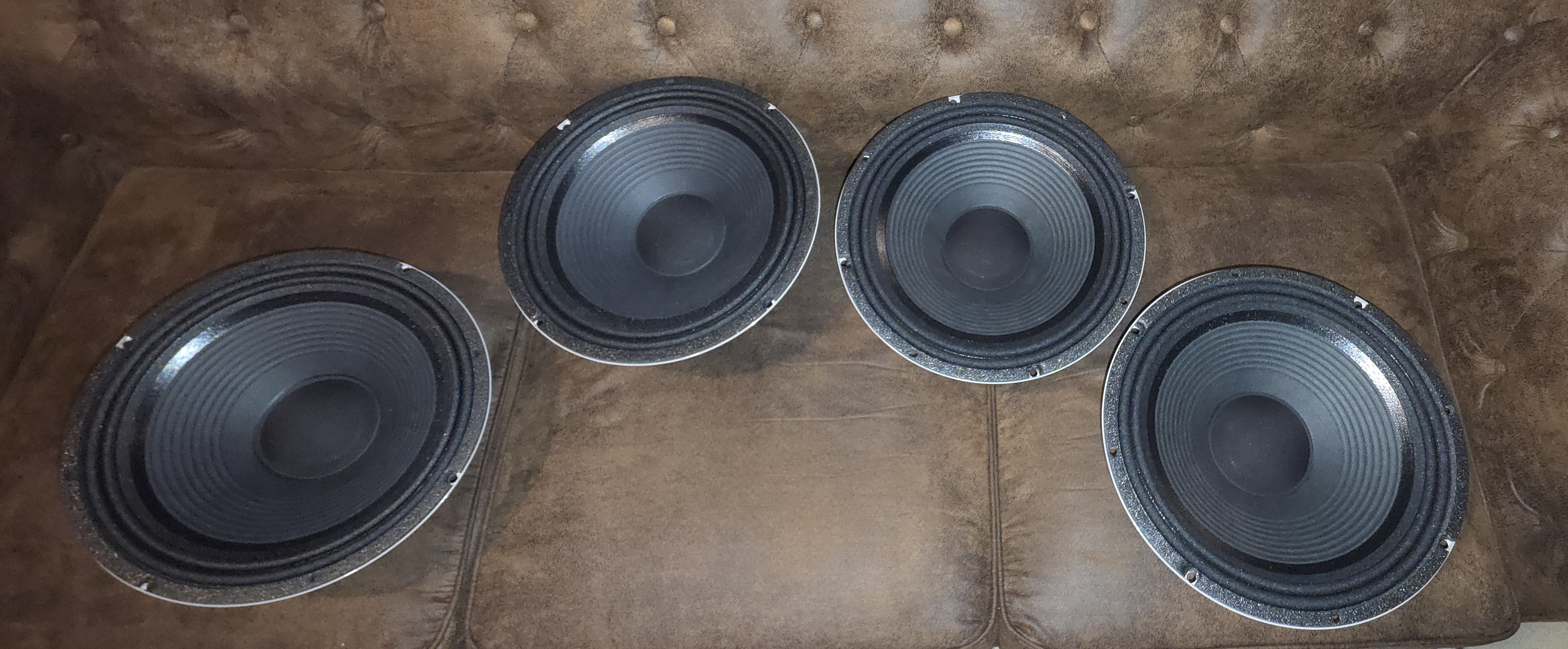 4 Celestion F12-X200 8 Ohms