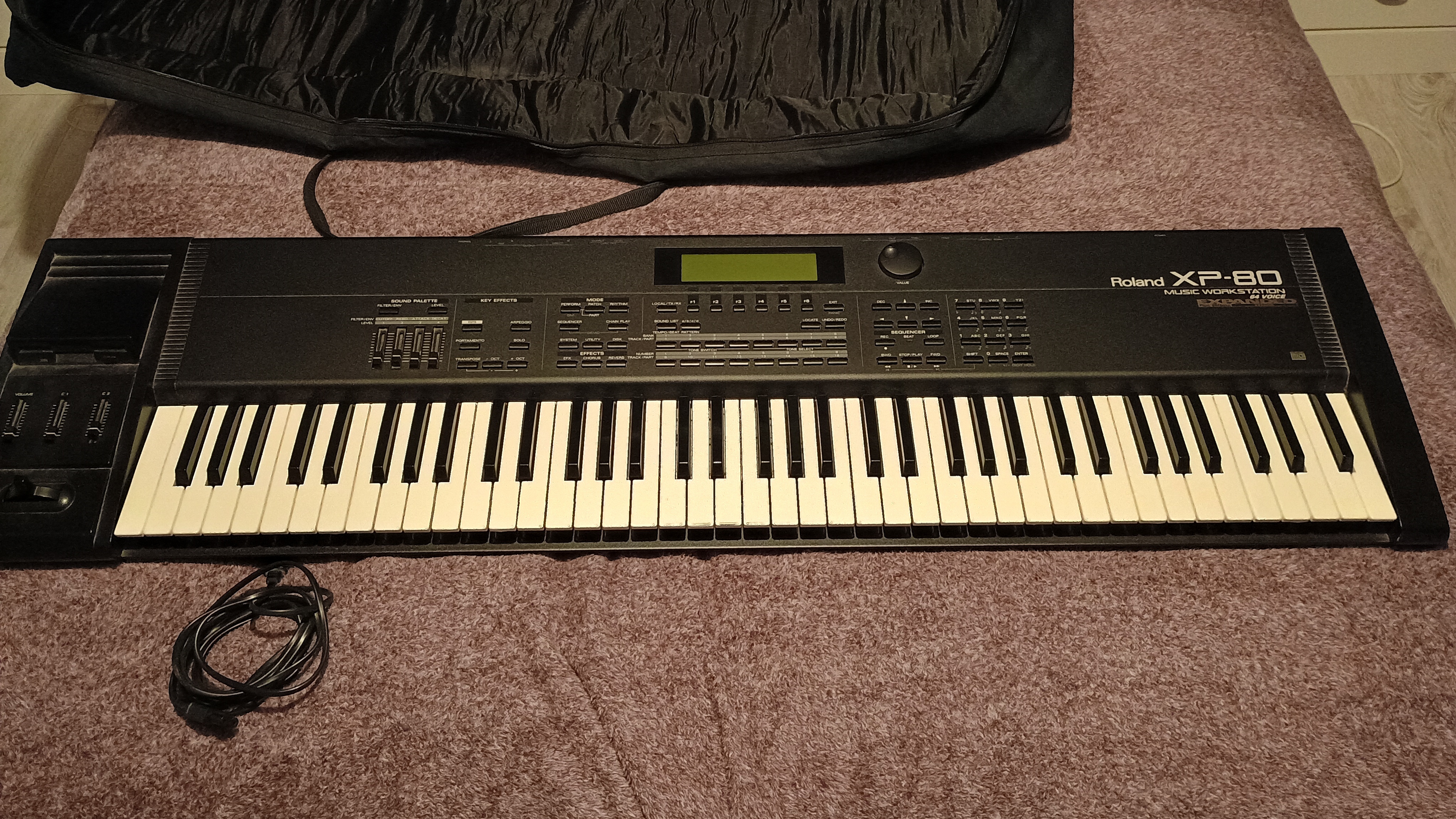 Workstation Roland XP-80 76 touches pour pièces ou réparation 