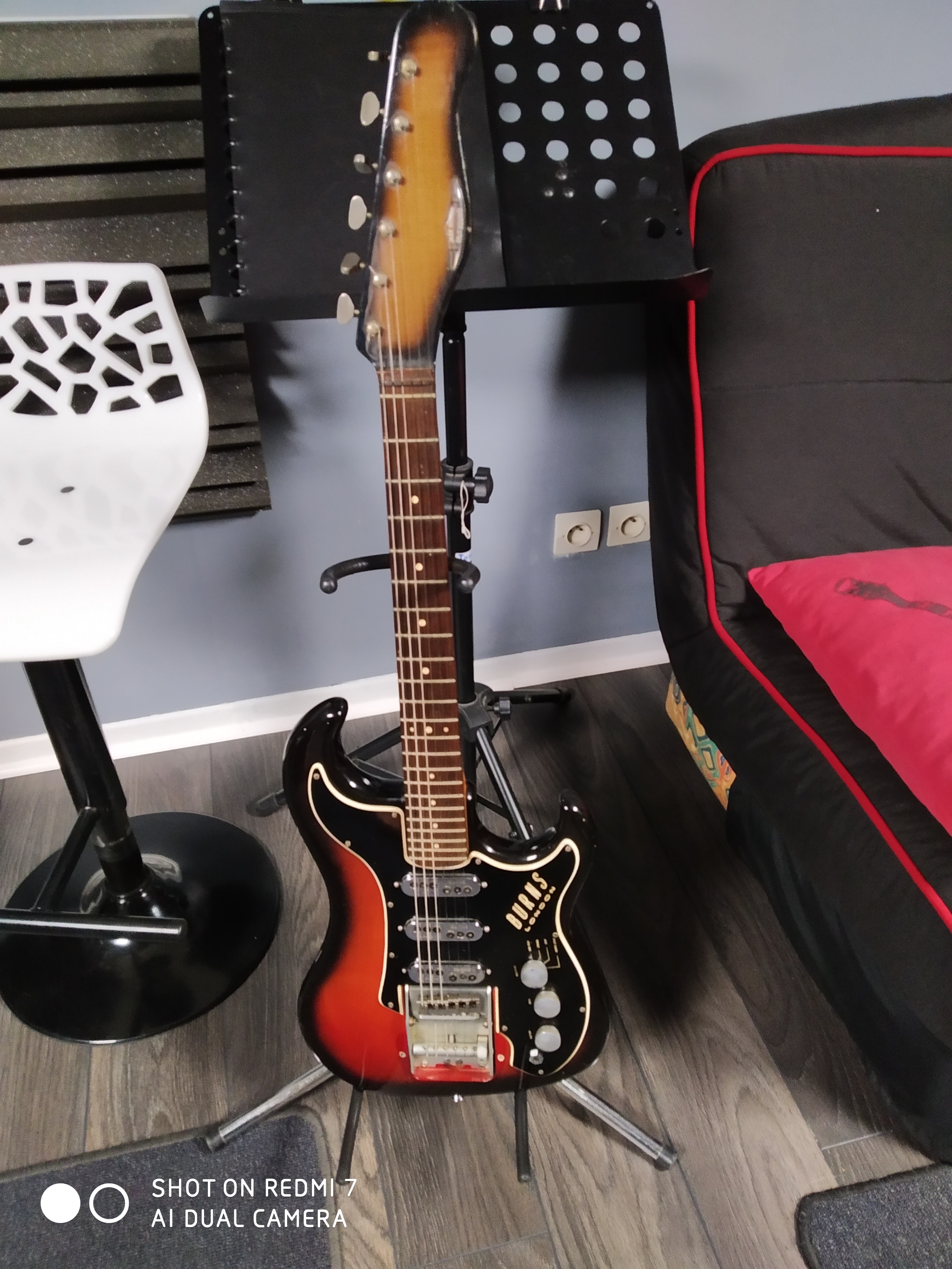 Vend guitare Vintage  Burns Jazz Split Sound 