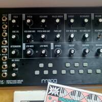 MAVIS Garanti. Comme neuf. Complet. Impeccable. Avec kit potards MOOG !