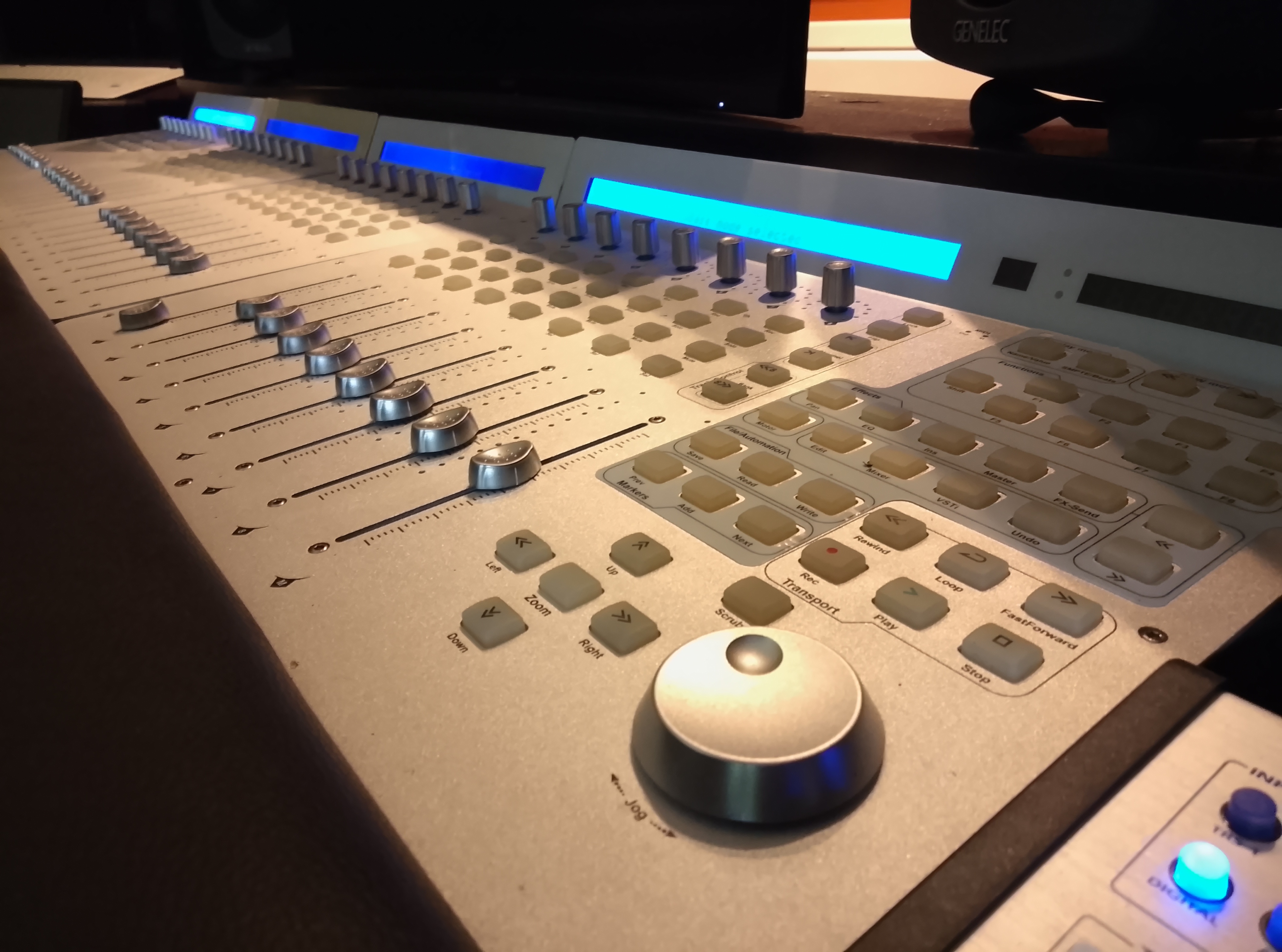 Vends Icon Qcon Pro et ses 3 ex