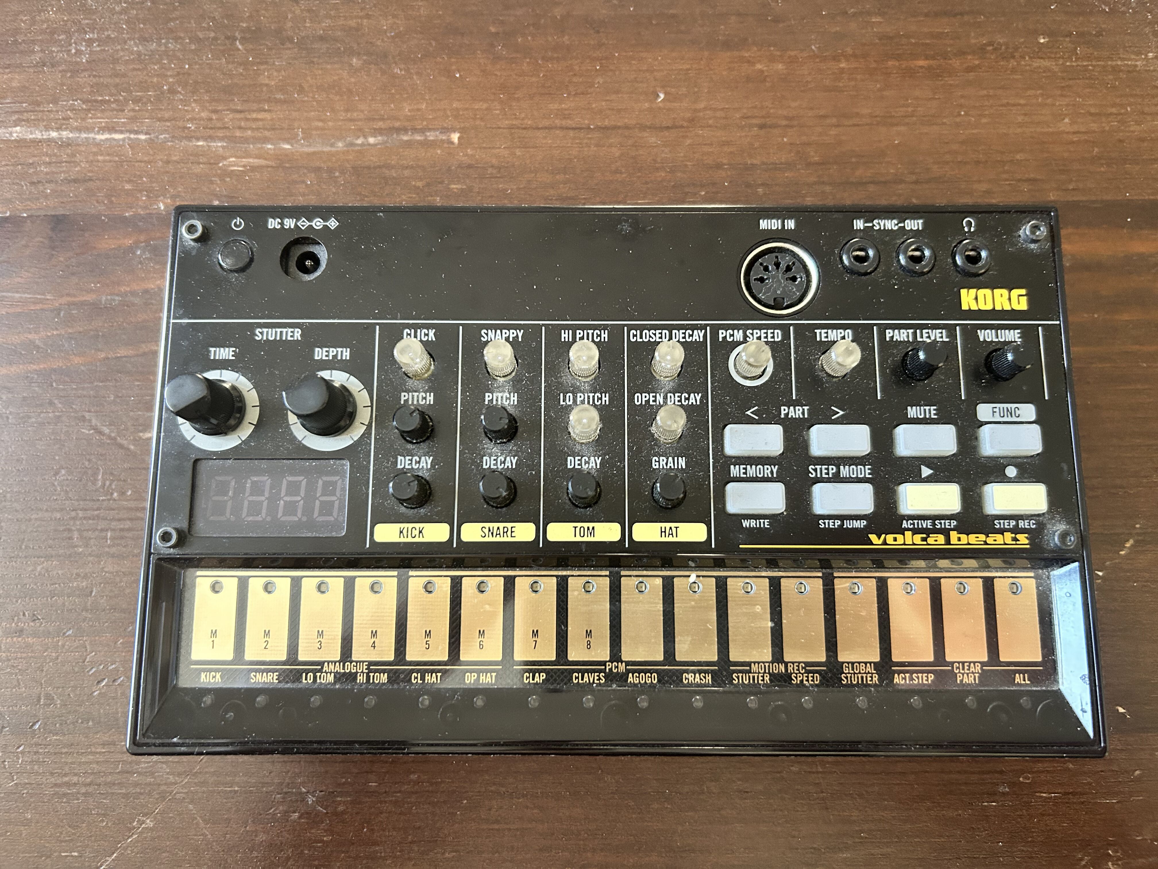 Korg Volca Beats – Boîte à Rythmes Analogique – Boîte d’Origine + Piles