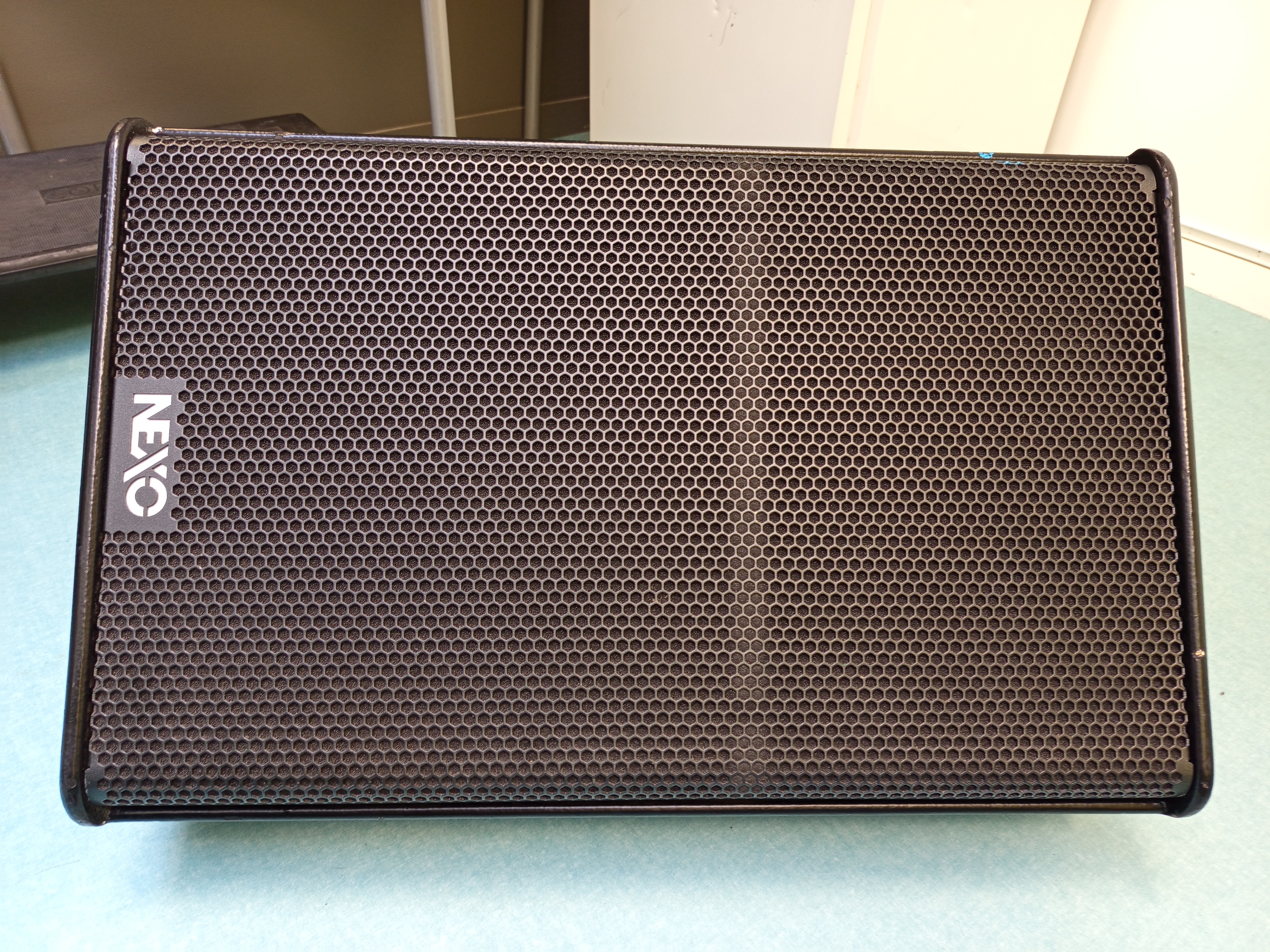 Vends enceintes Nexo PS15 R2