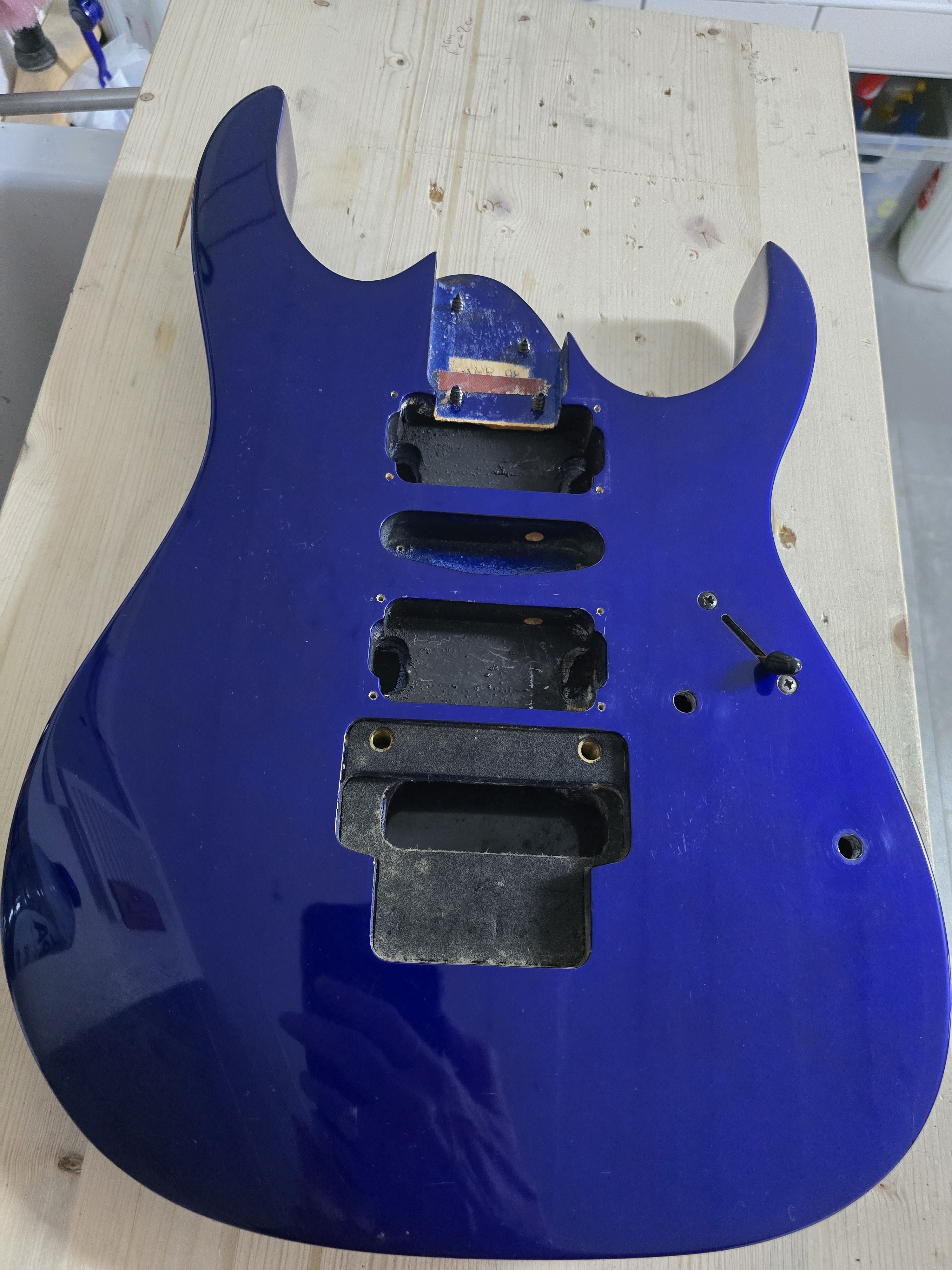 Vends corps d'une Ibanez RG470 de 1998