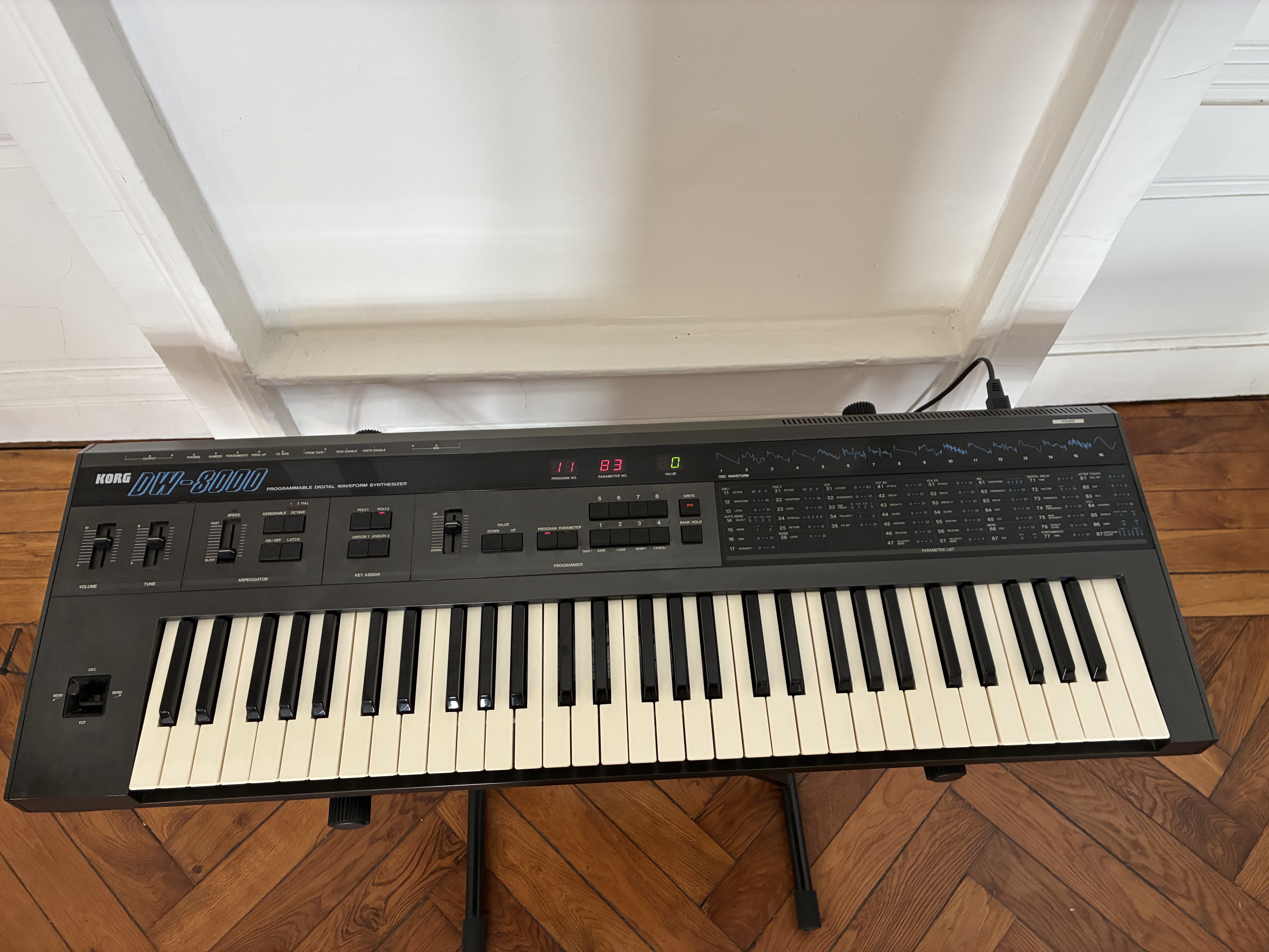 Korg DW 8000 très bon état avec notice