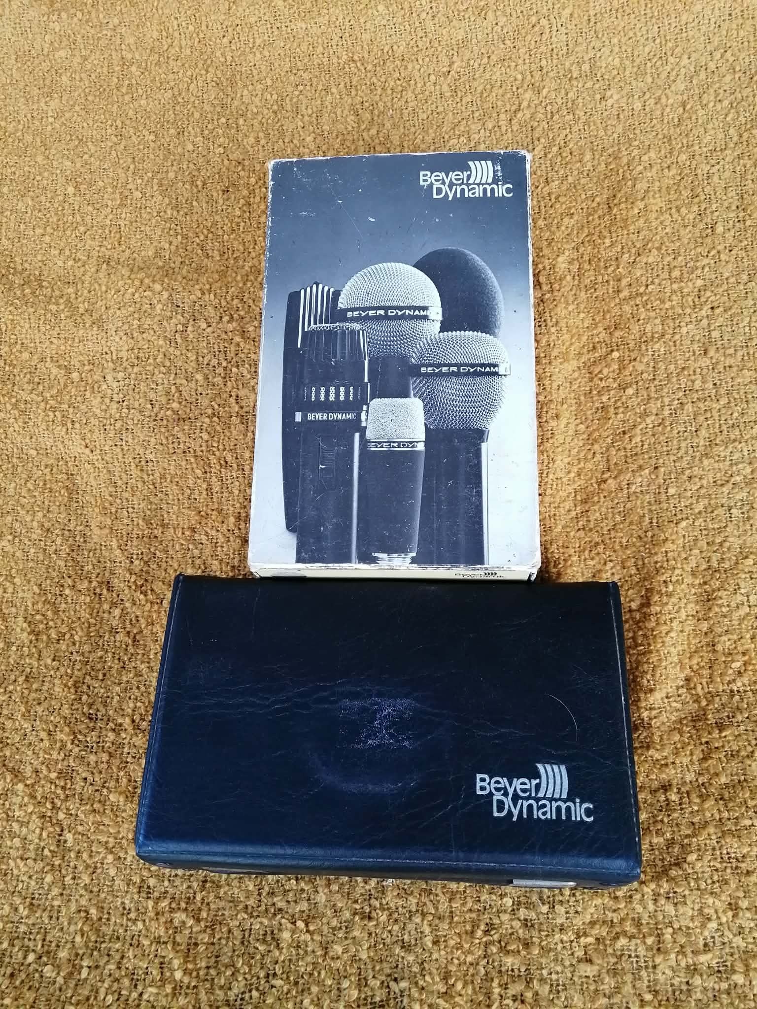 Beyerdynamic M500 N avec sa housse rigide d'origine et sa boîte en carton d'origine