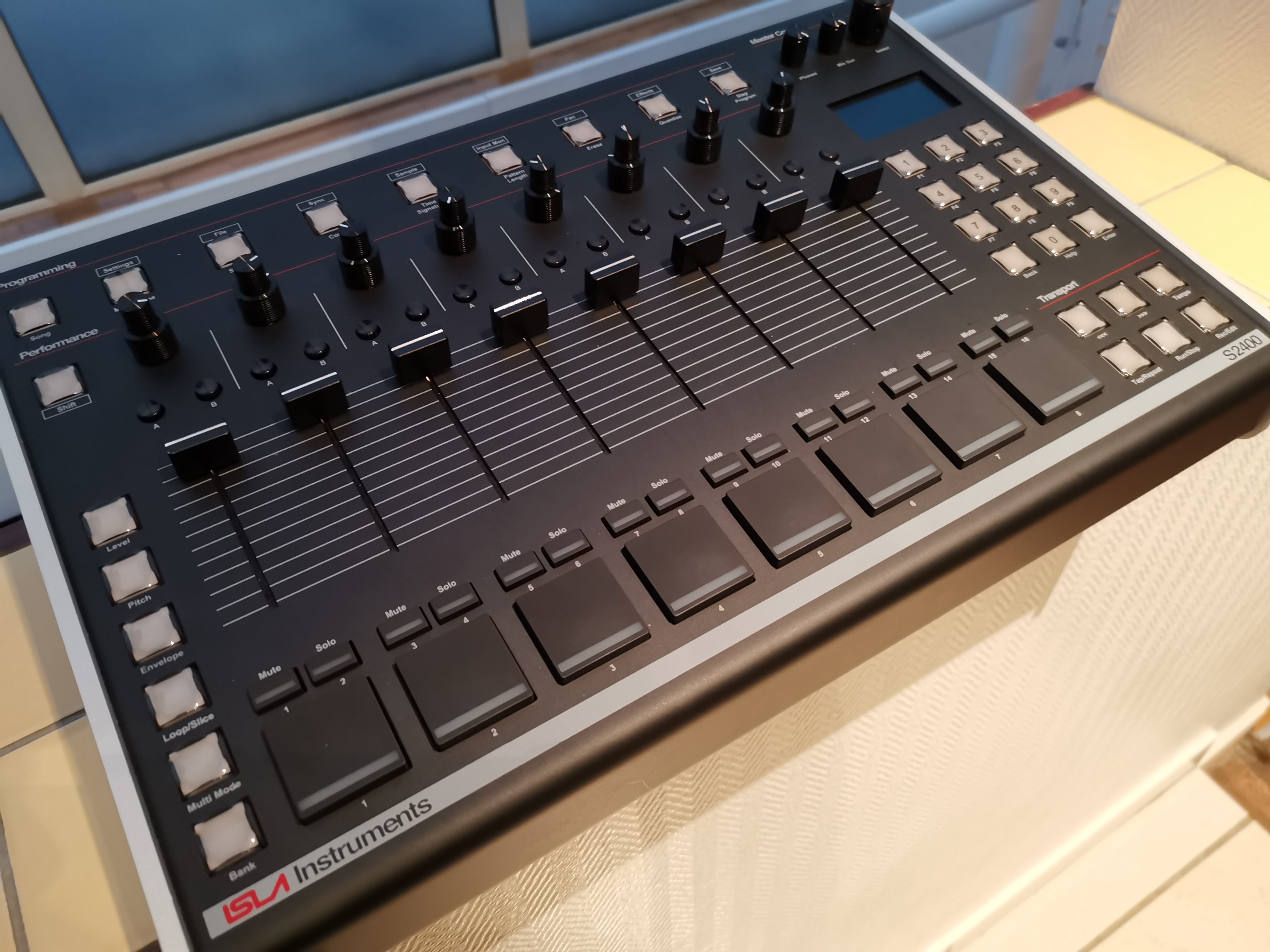 Isla Instruments S2400 (53360)