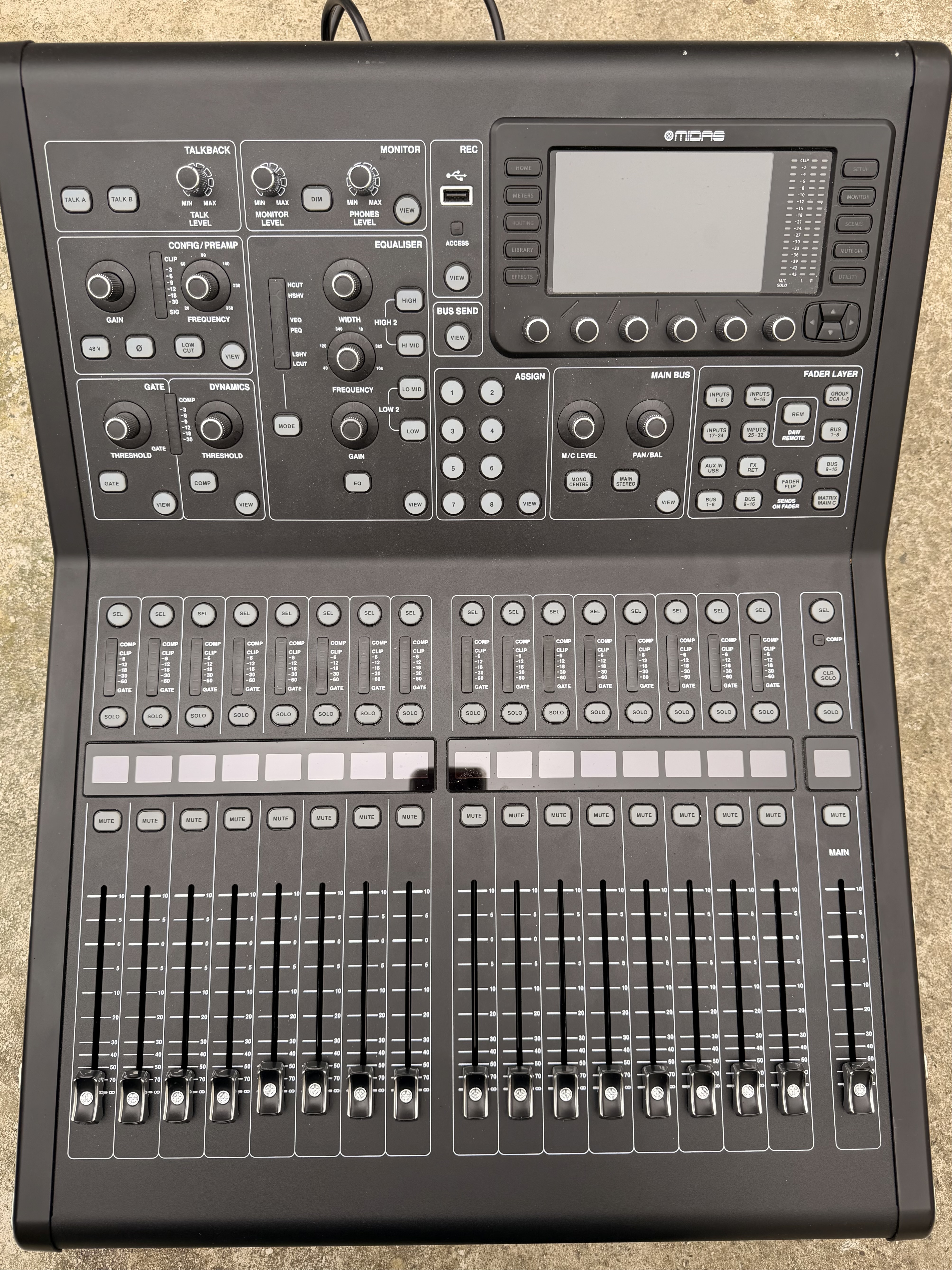 Midas M32r live + flight case