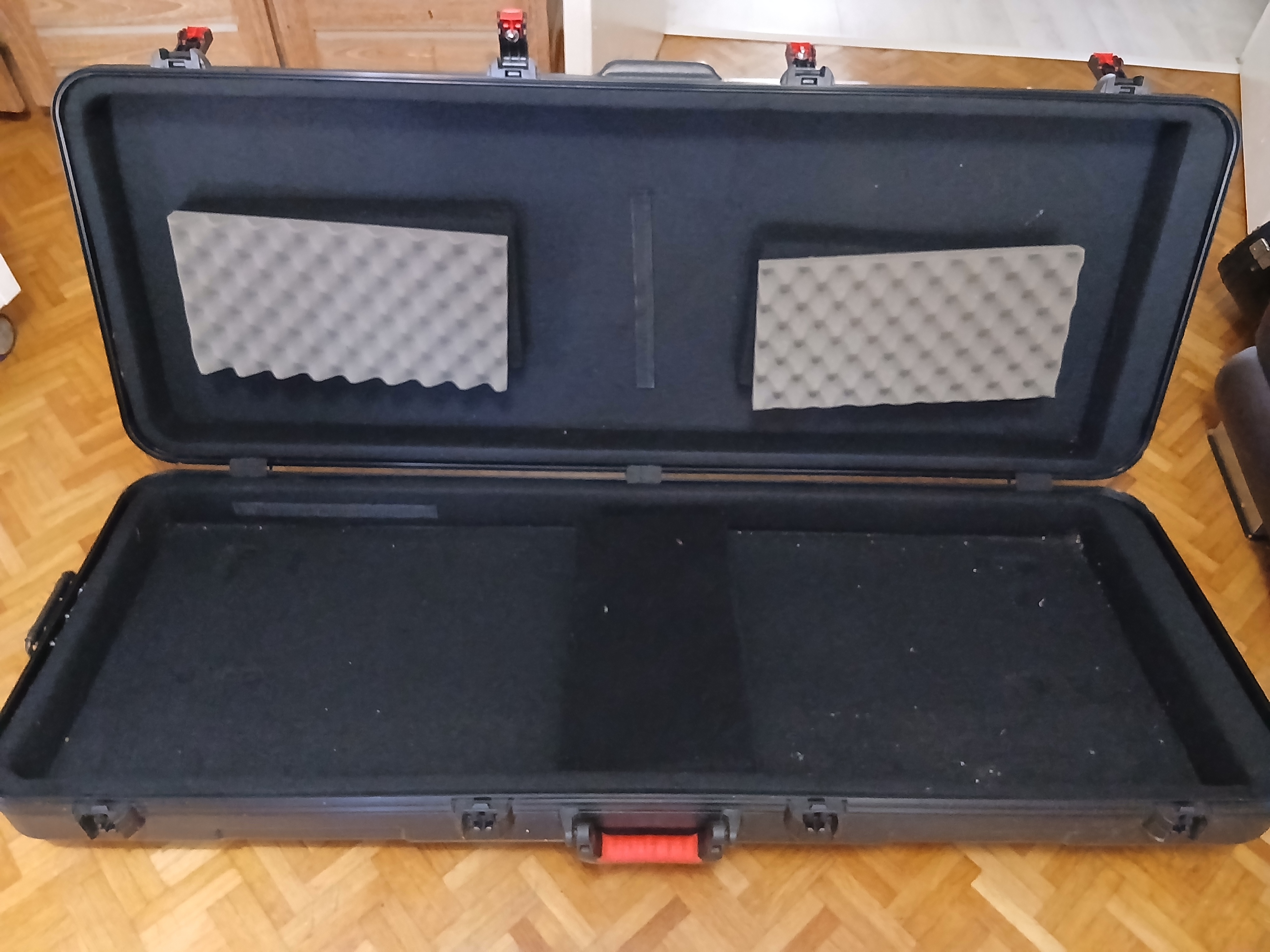 Étui rigide Gator GTSA-KEY88 – Clavier 88 touches – Polyéthylène – Roues – Très bon état