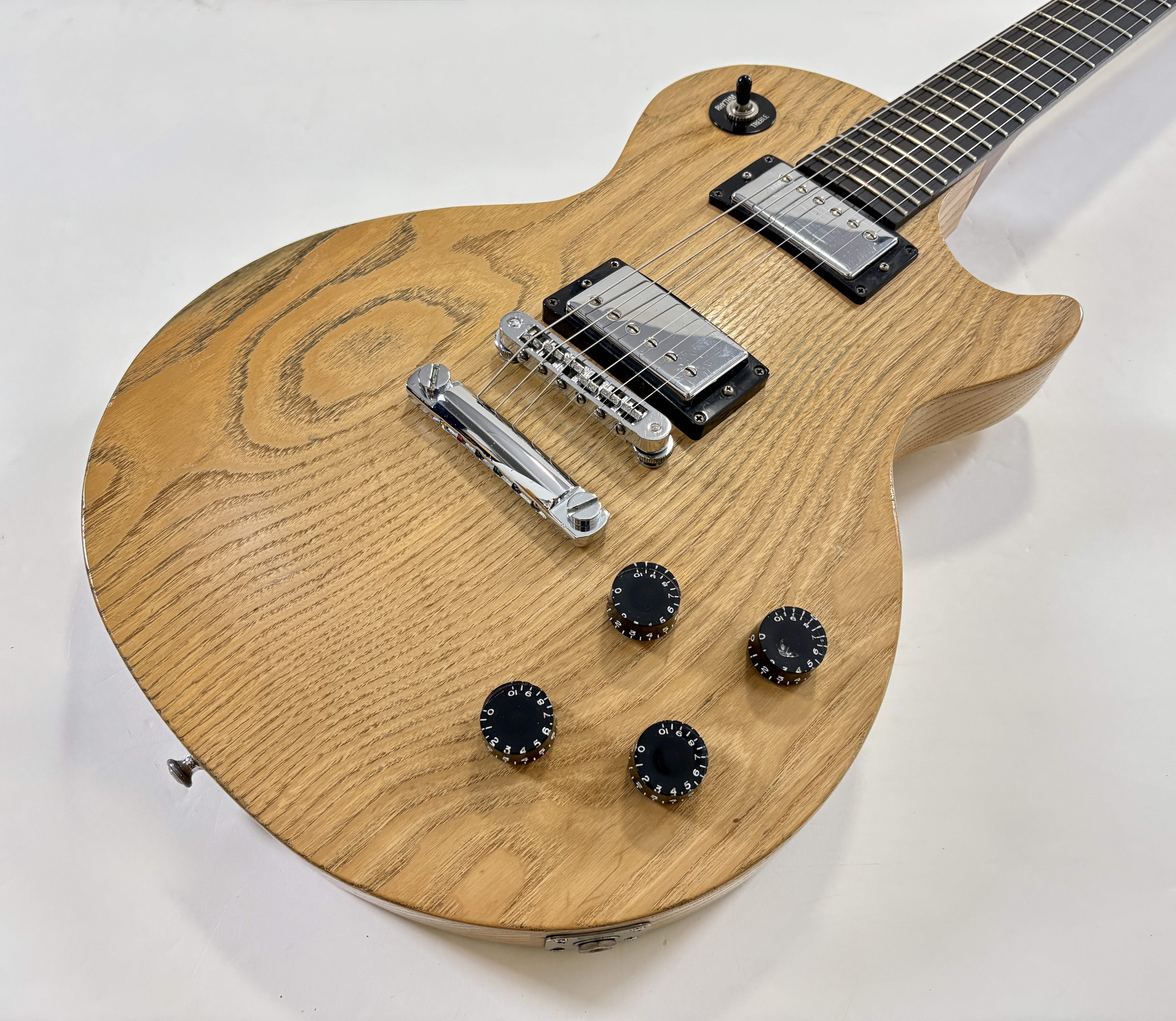 Gibson Les Paul Studio Swamp Ash (93005)