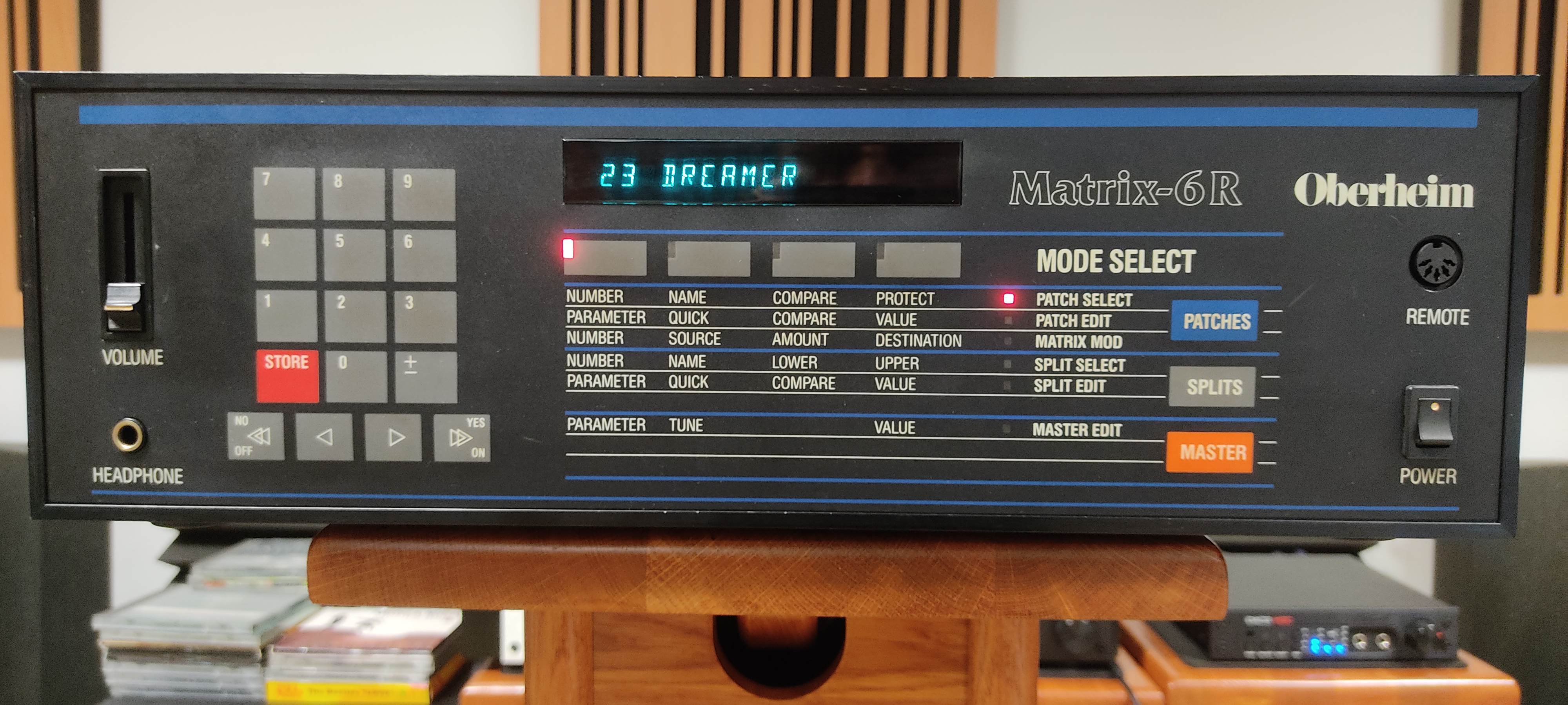 Oberheim  Matrix-6R - Synthétiseur analogique en rack