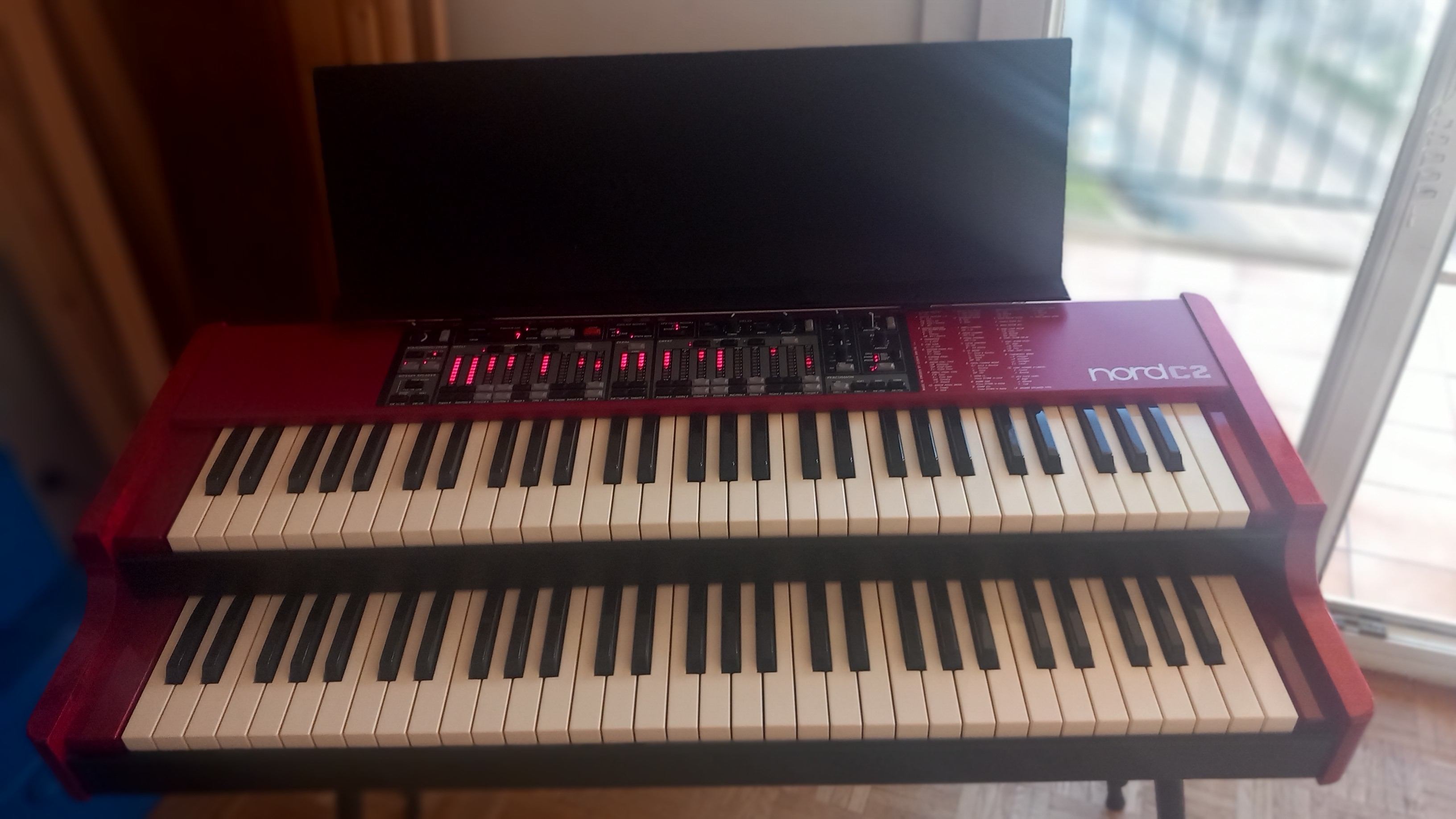 Clavia Nord C2. Clone de Hammond B3.