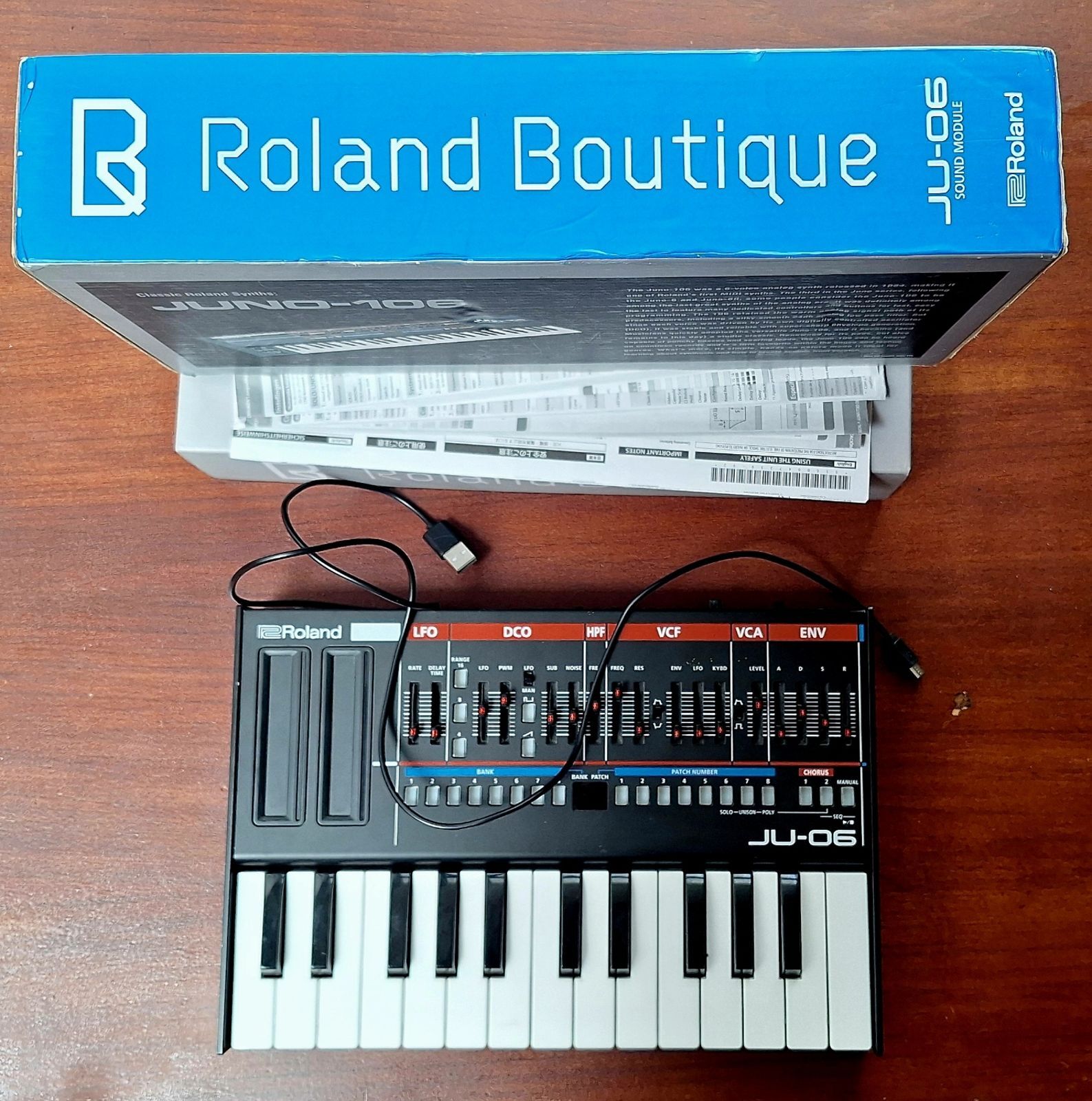 Roland JU-06