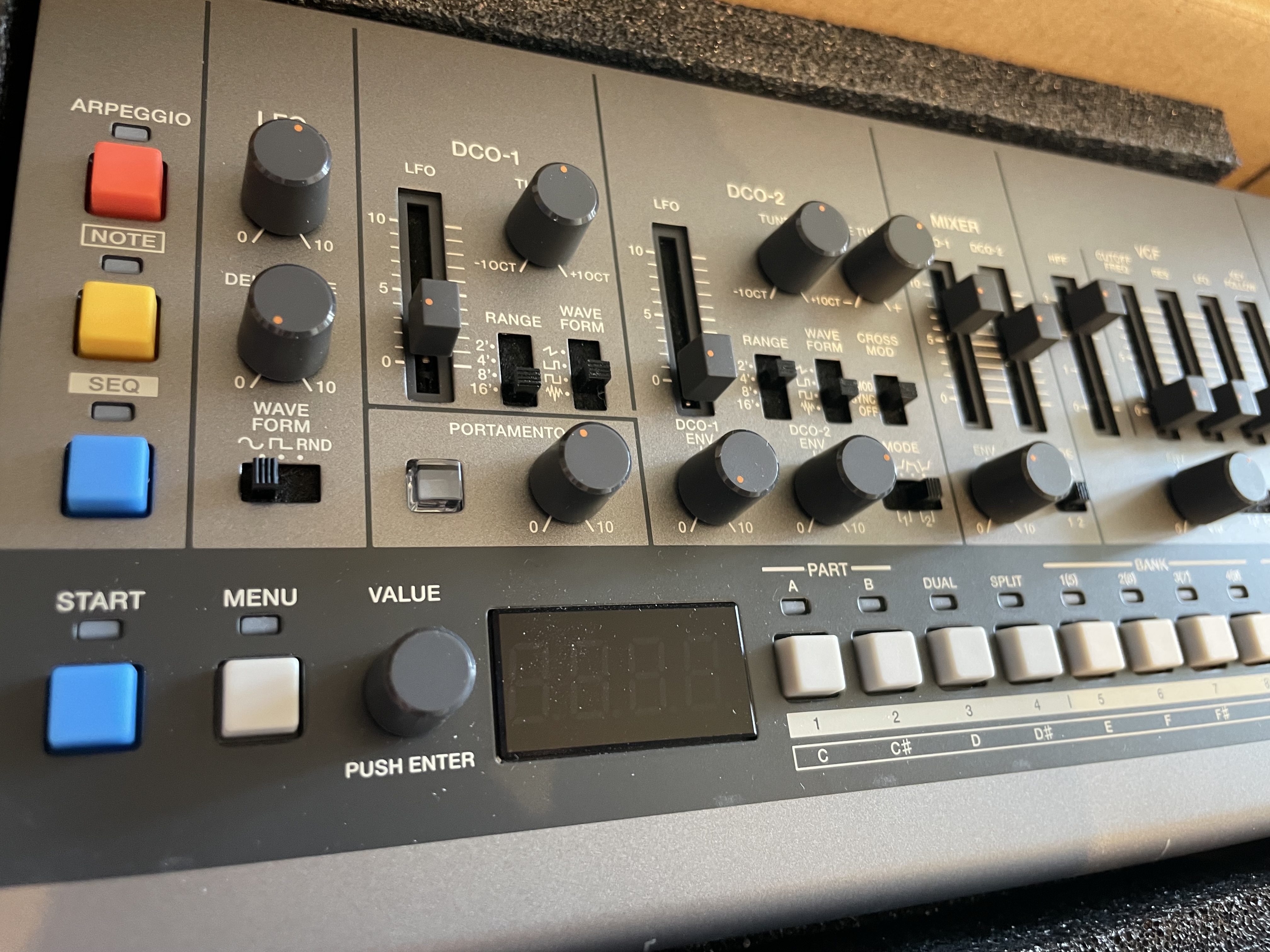 Roland JX-08 (4839)