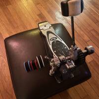 Vends Pédale grosse casisse PEARL ELIMINATOR DOUBLE CHAINE P2000C-E