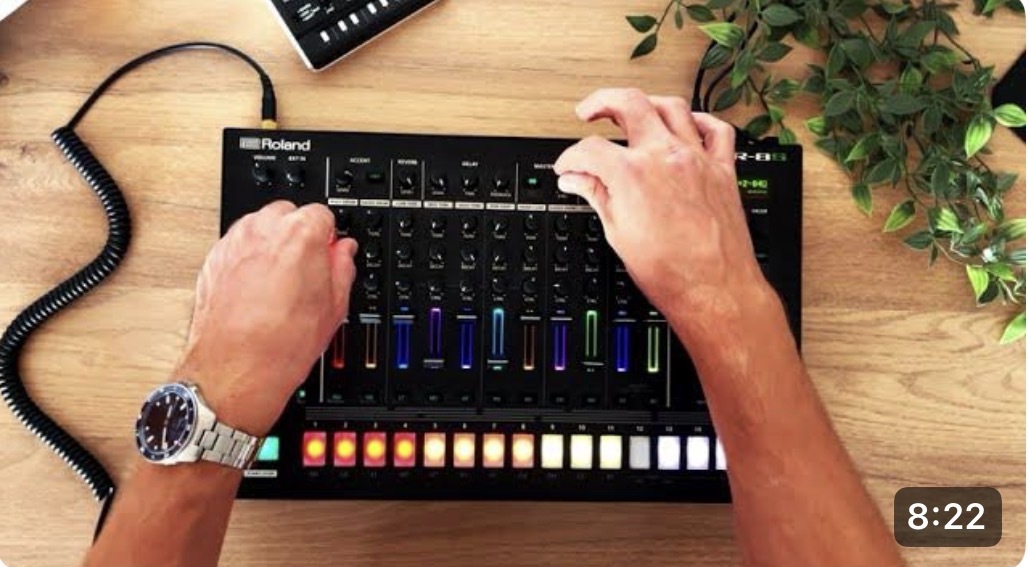 Vends ou échange TR-8S