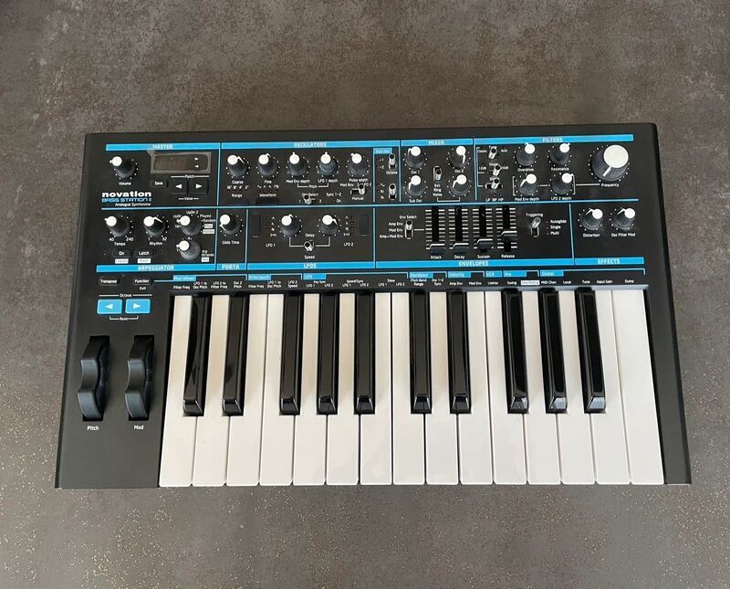 Vends Novation Bass Station II très peu utilisé