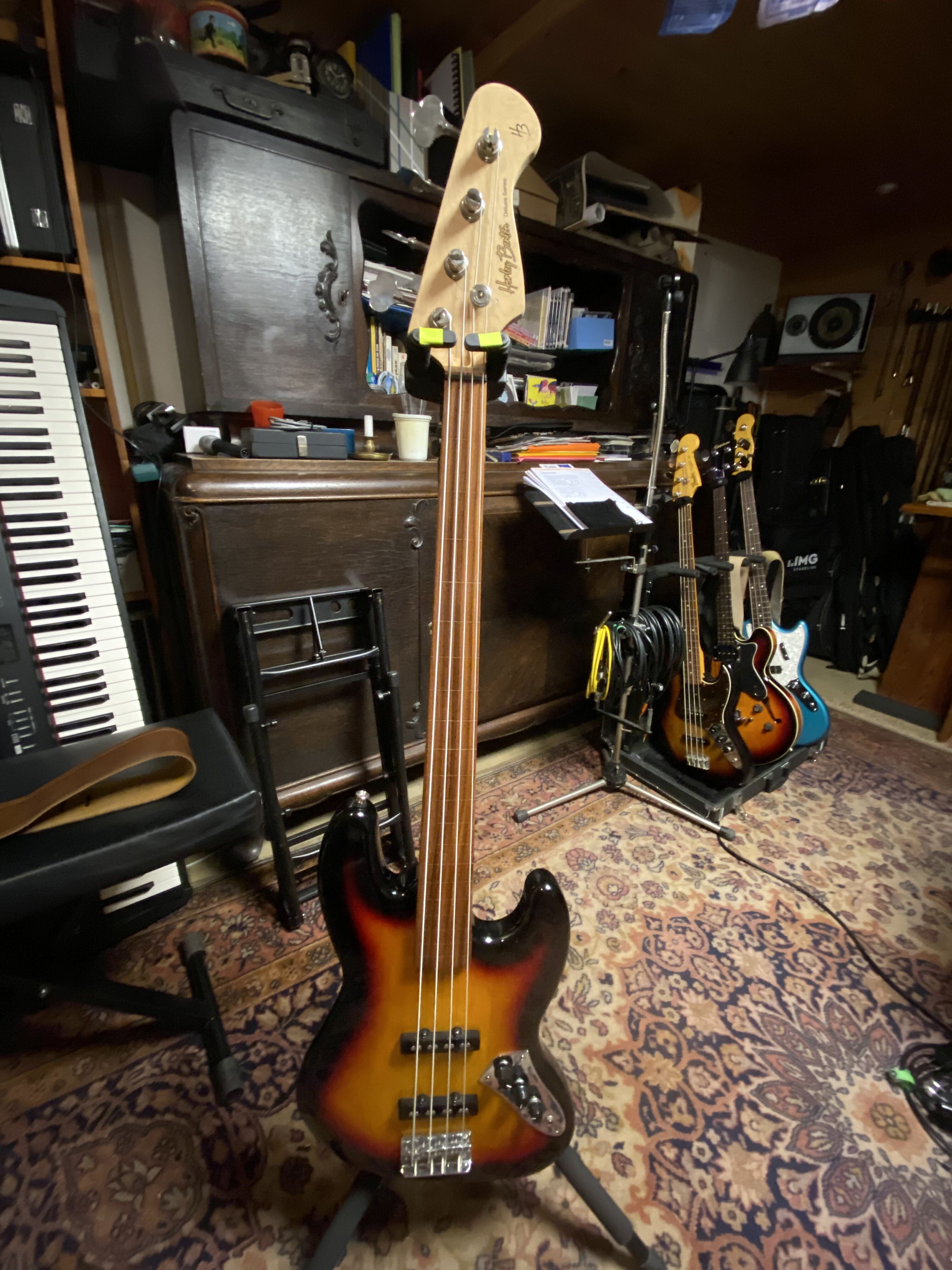 Vends Basse Fretless Harley Benton Type Jazz Bass, série Deluxe