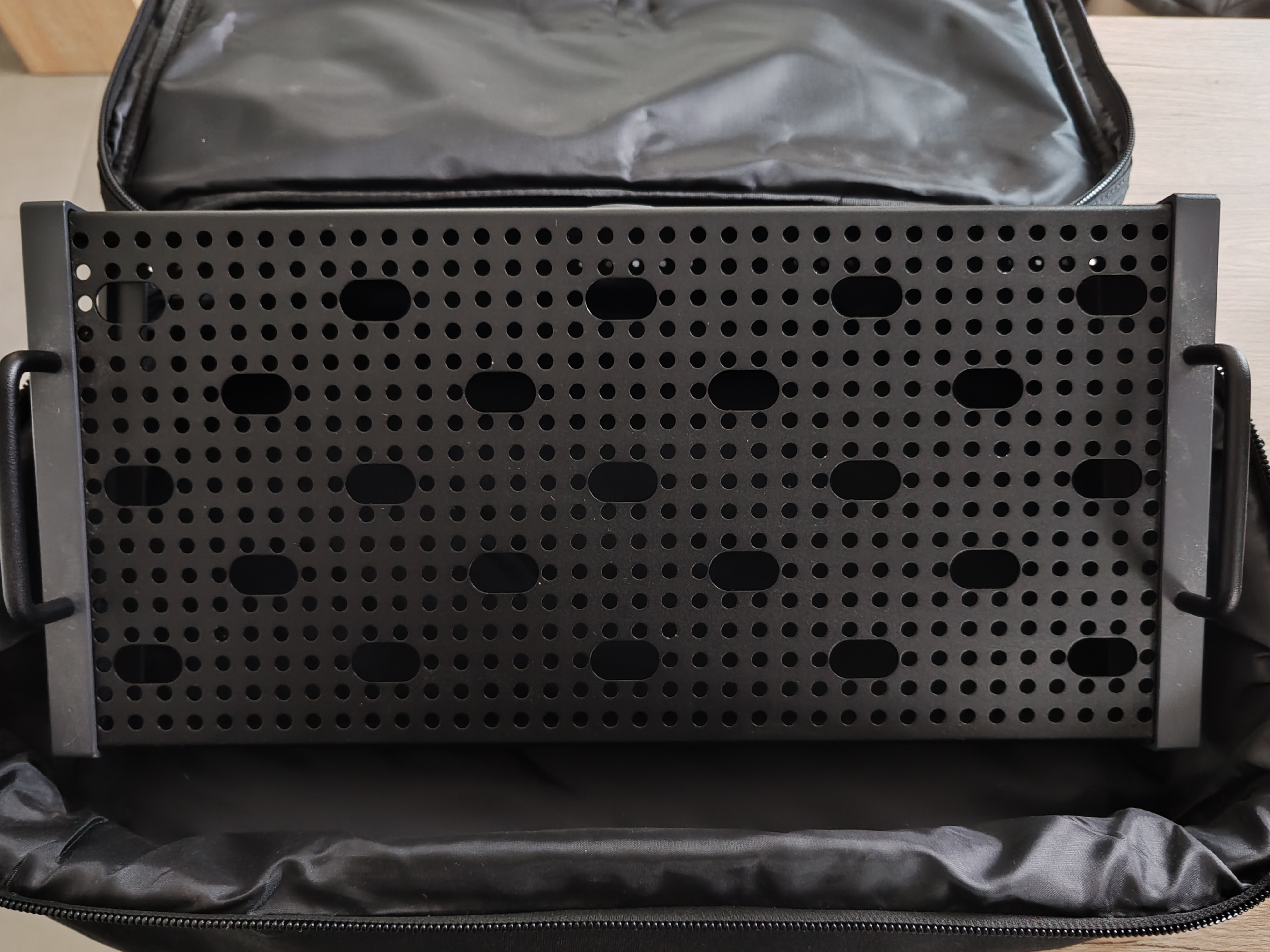 Vends Pedalboard  Temple Audio Design Solo 18 avec softCase en très bon état