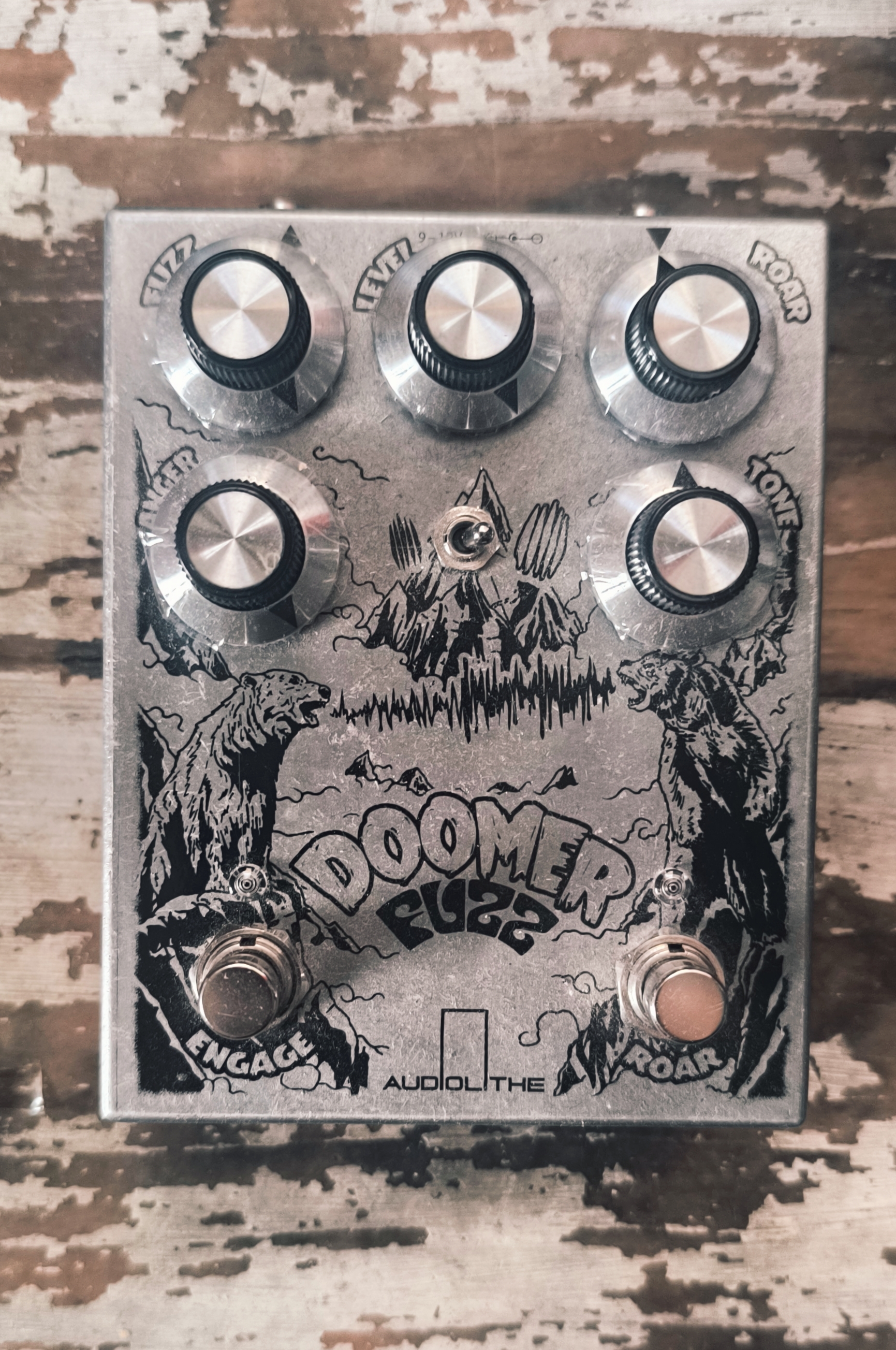 Audiolhite Doomer fuzz cherche nouveau pédalier