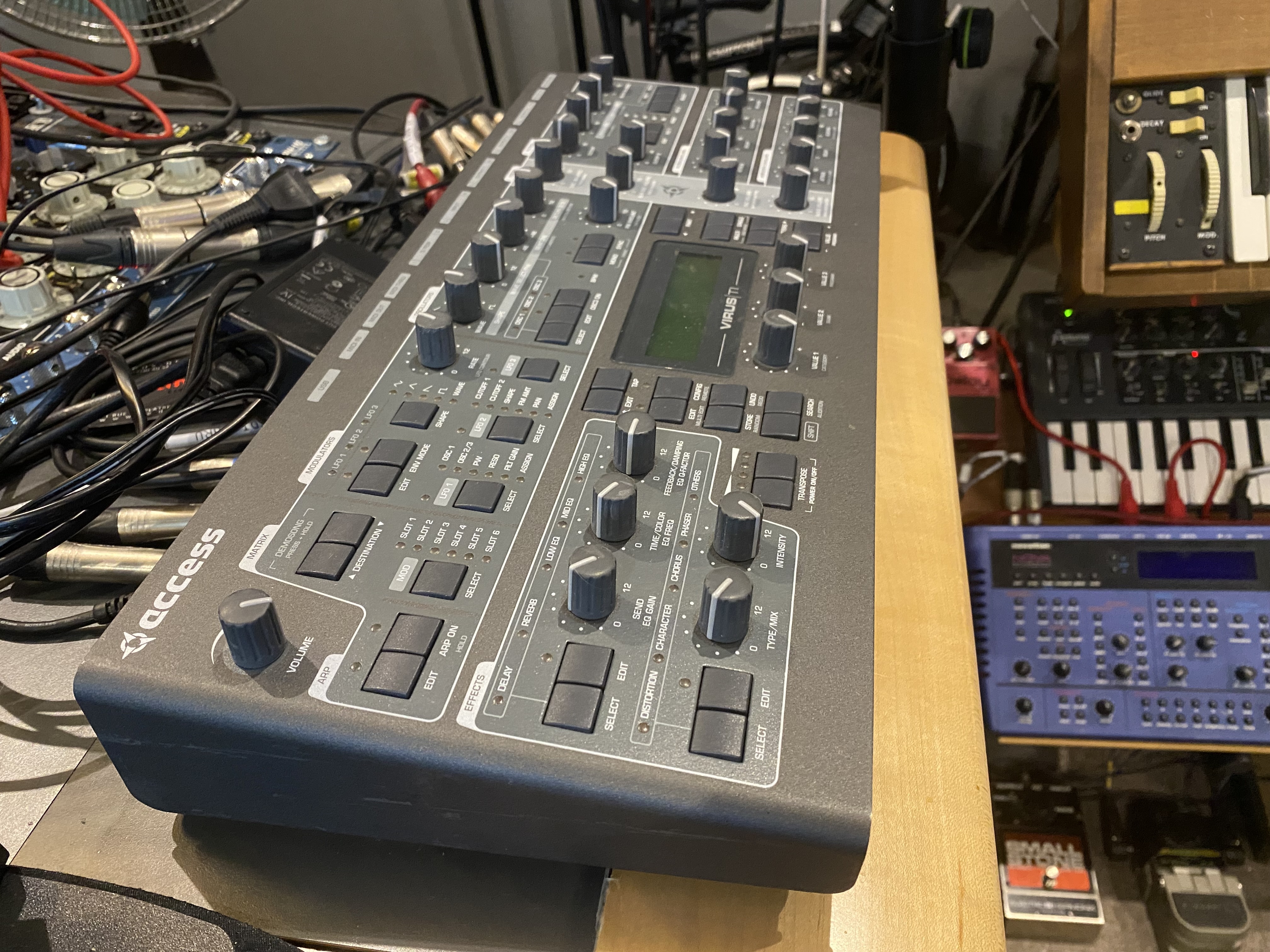 Access Music Virus TI2 Desktop (8379)