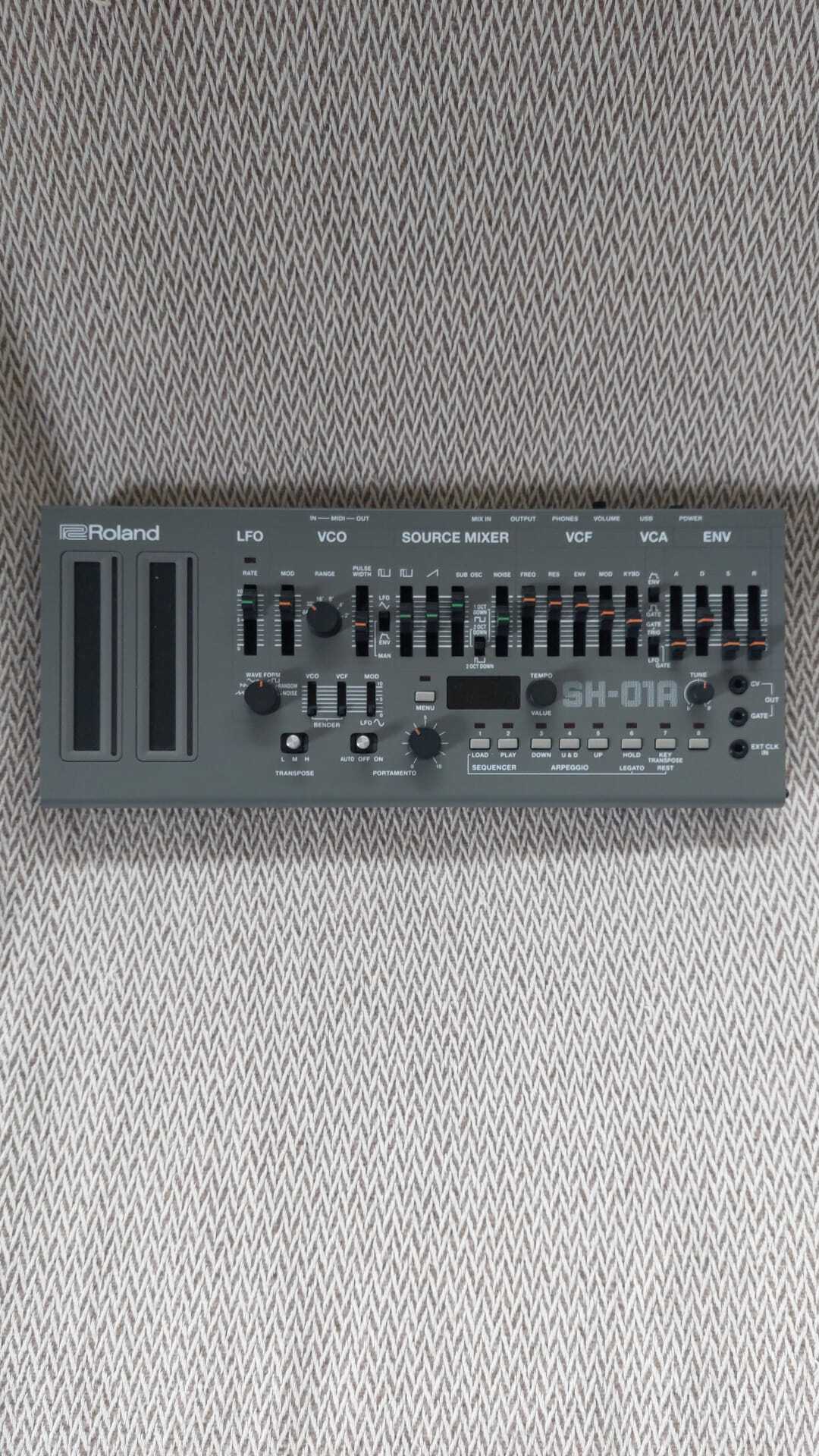 Roland sh-01a