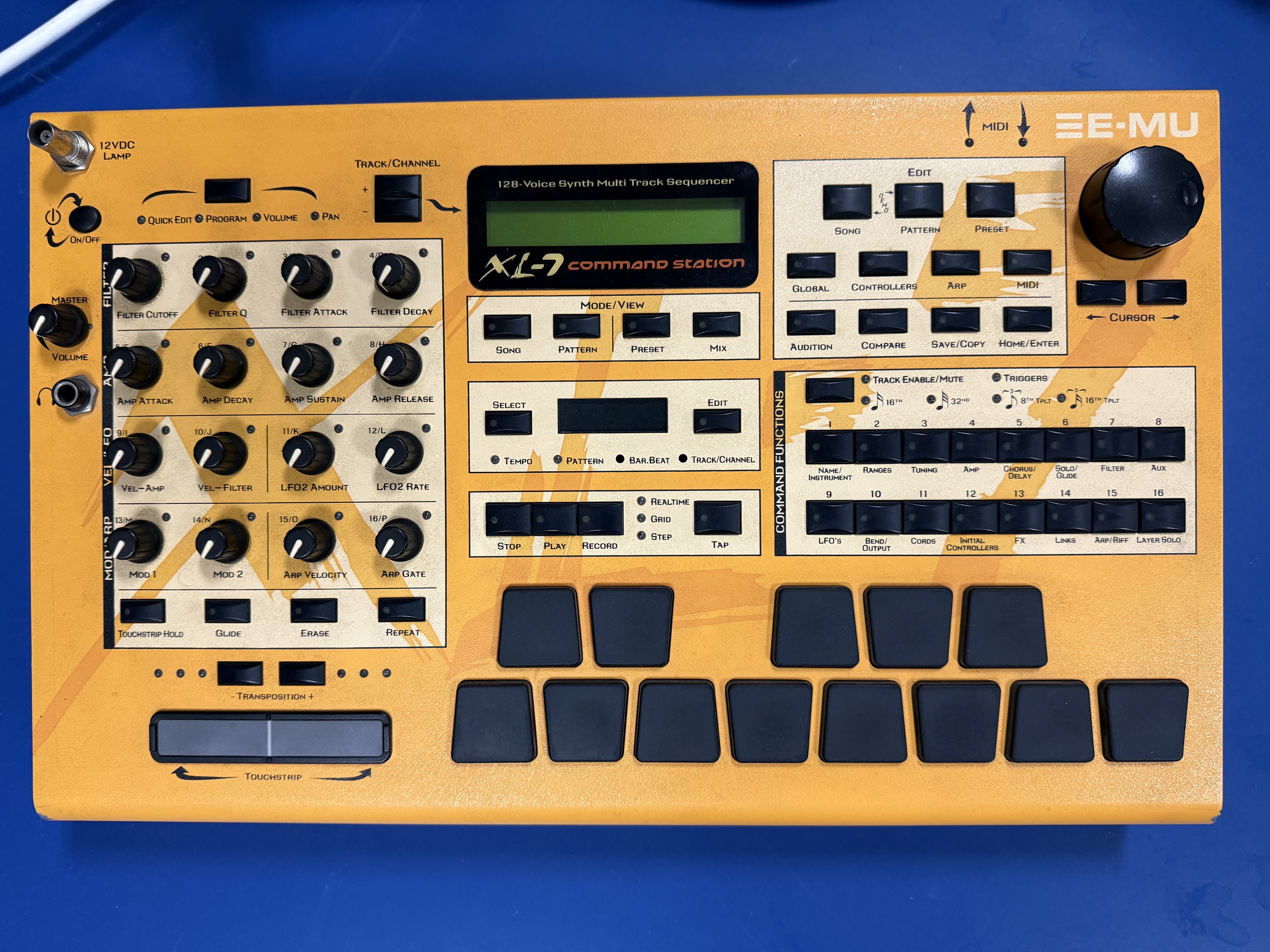 11 - E MU XL7