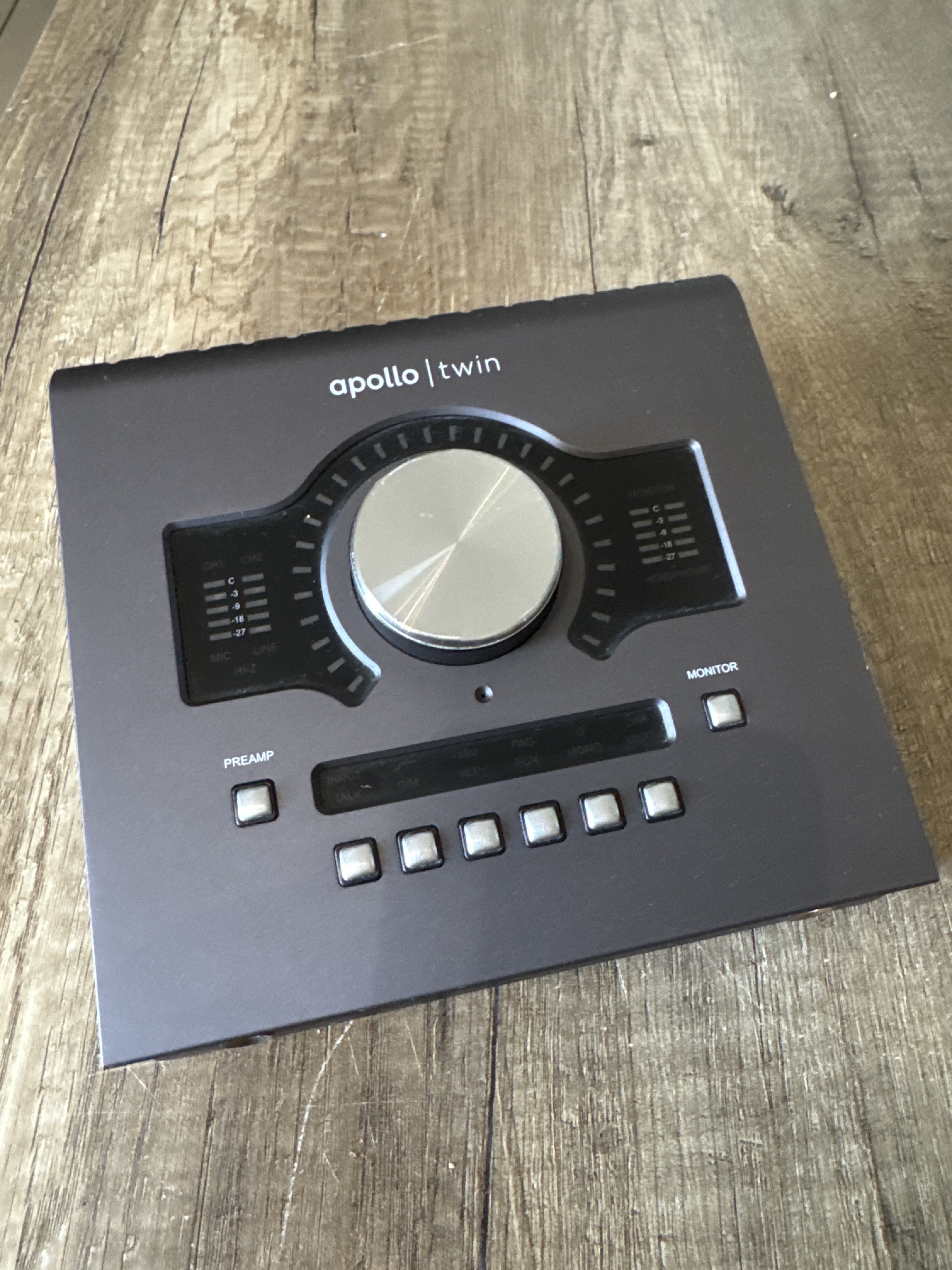 Apollo Twin MKII Duo Core d'Universal Audio - Thunderbolt Mac avec adaptateur USB Type C