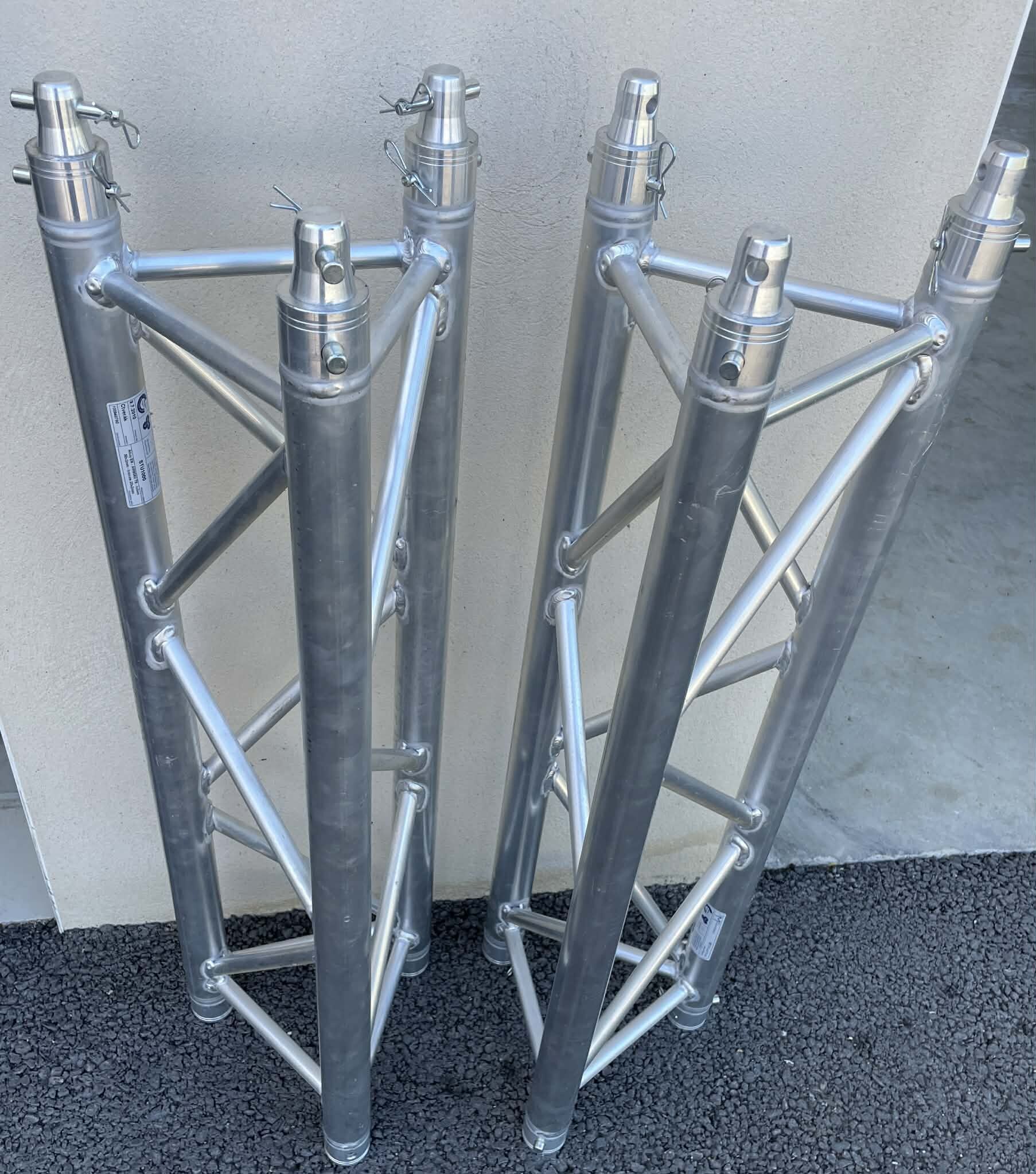 Lot de 2 structures aluminium triangulaires MILOS 1 m
