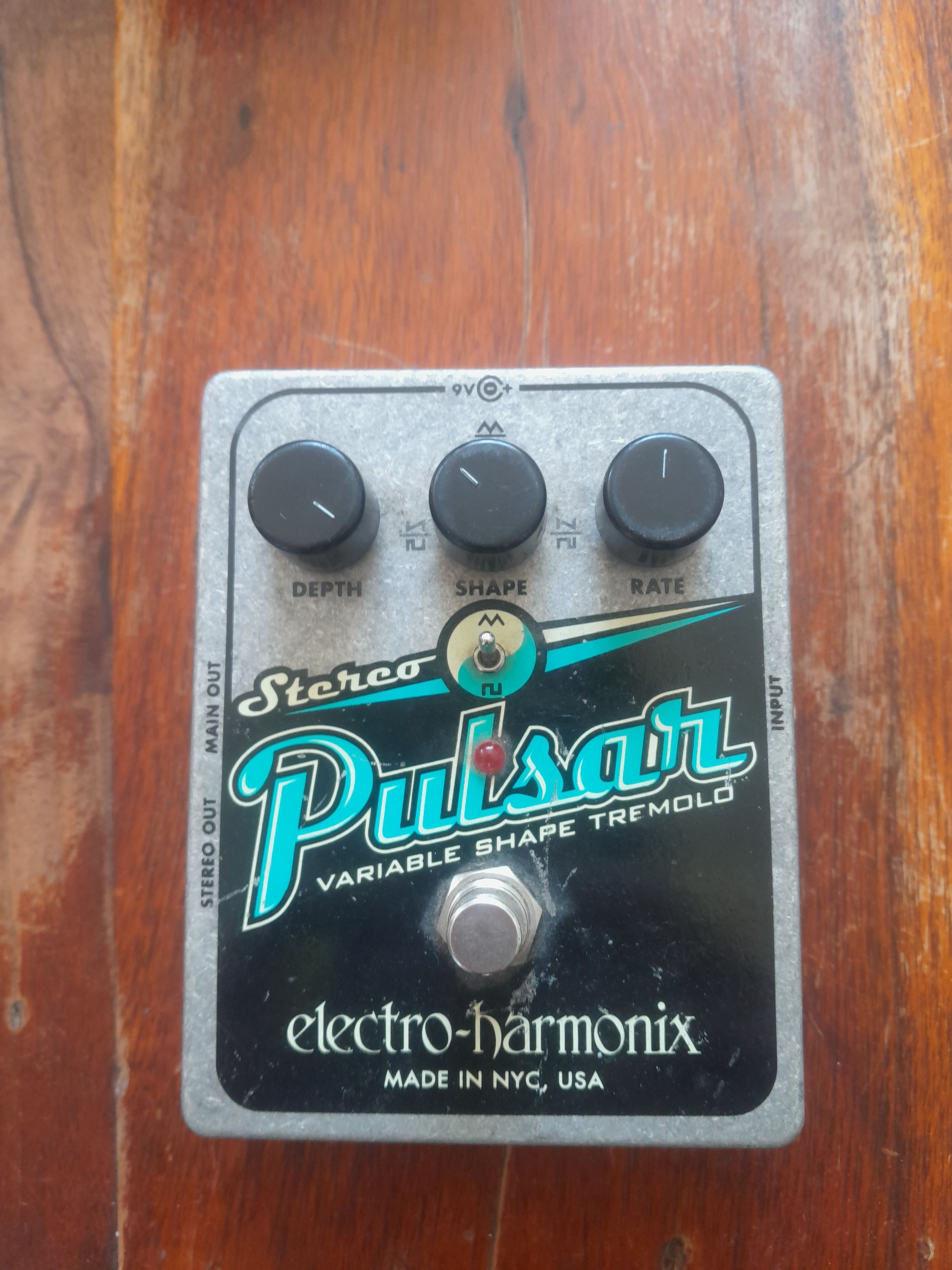 Electro-Harmonix Stereo Pulsar