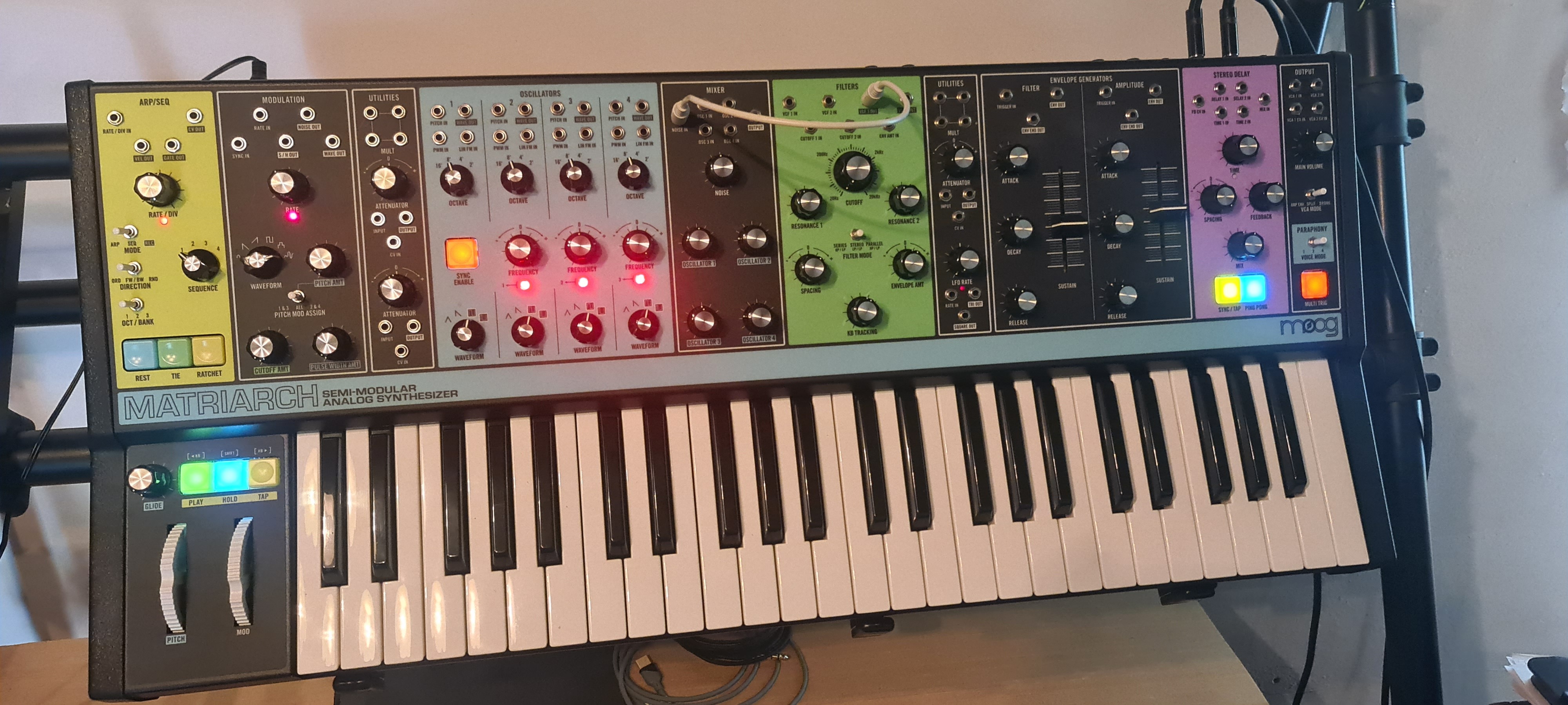 vends moog matriarch (vendu en livraison)