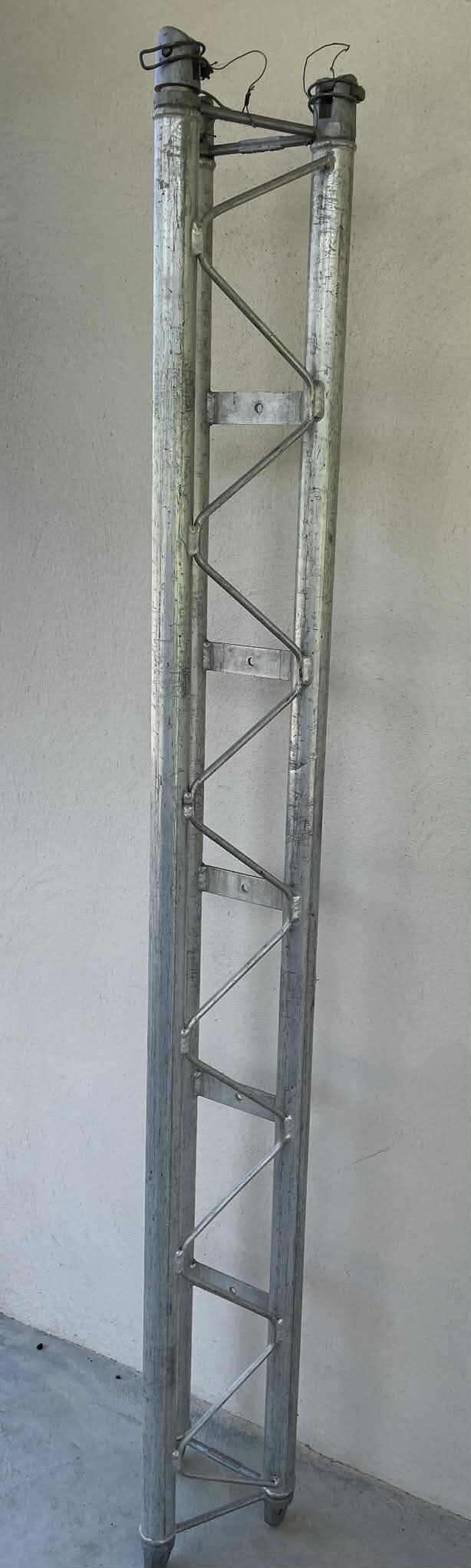 Vends une structure (poutre) aluminium triangulaire Mobil-tech 250, longueur 2m